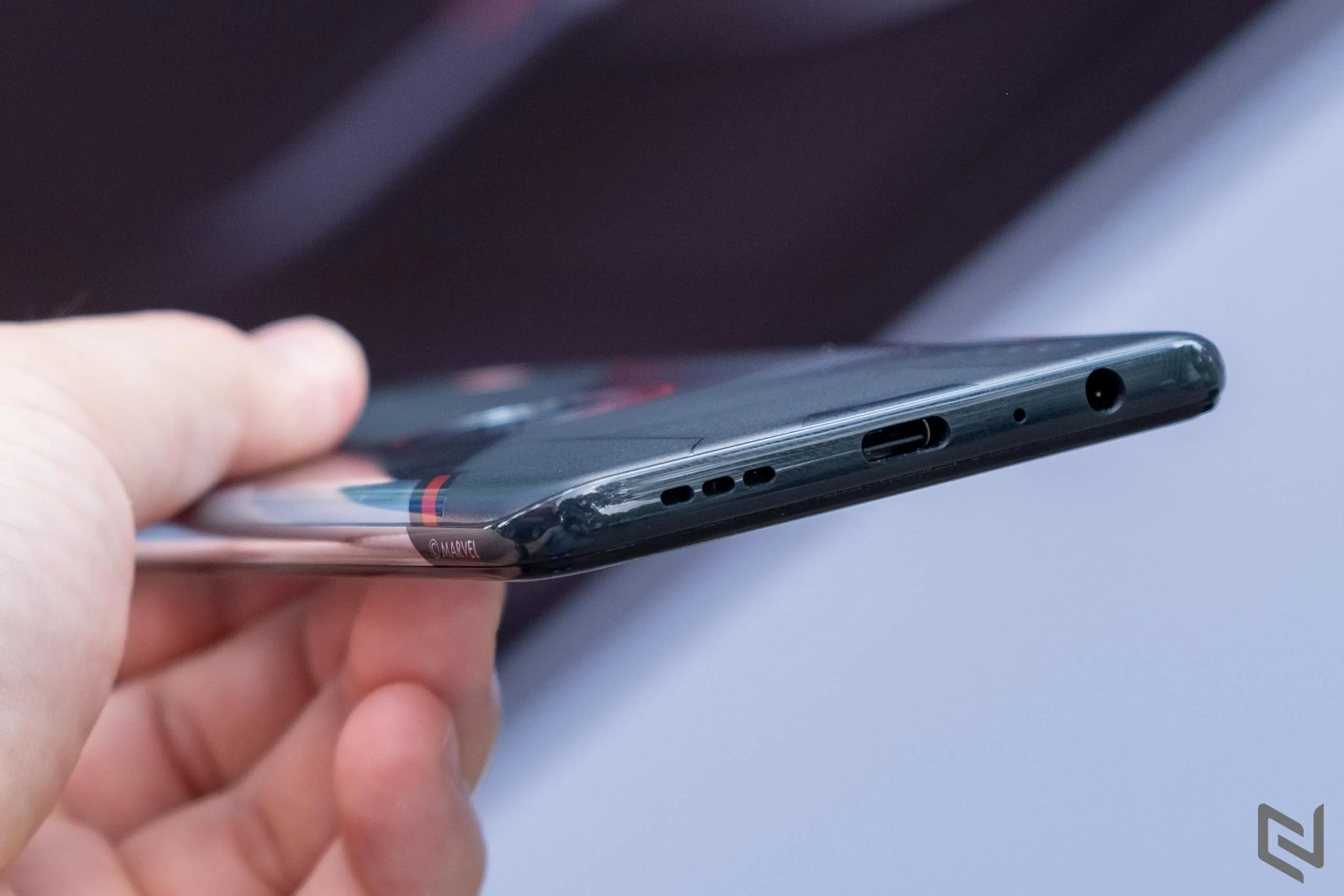 Mở hộp phiên bản giới hạn OPPO Reno5 Marvel Edition: Fan Marvel còn chần chừ gì nữa mà không mua ngay và luôn