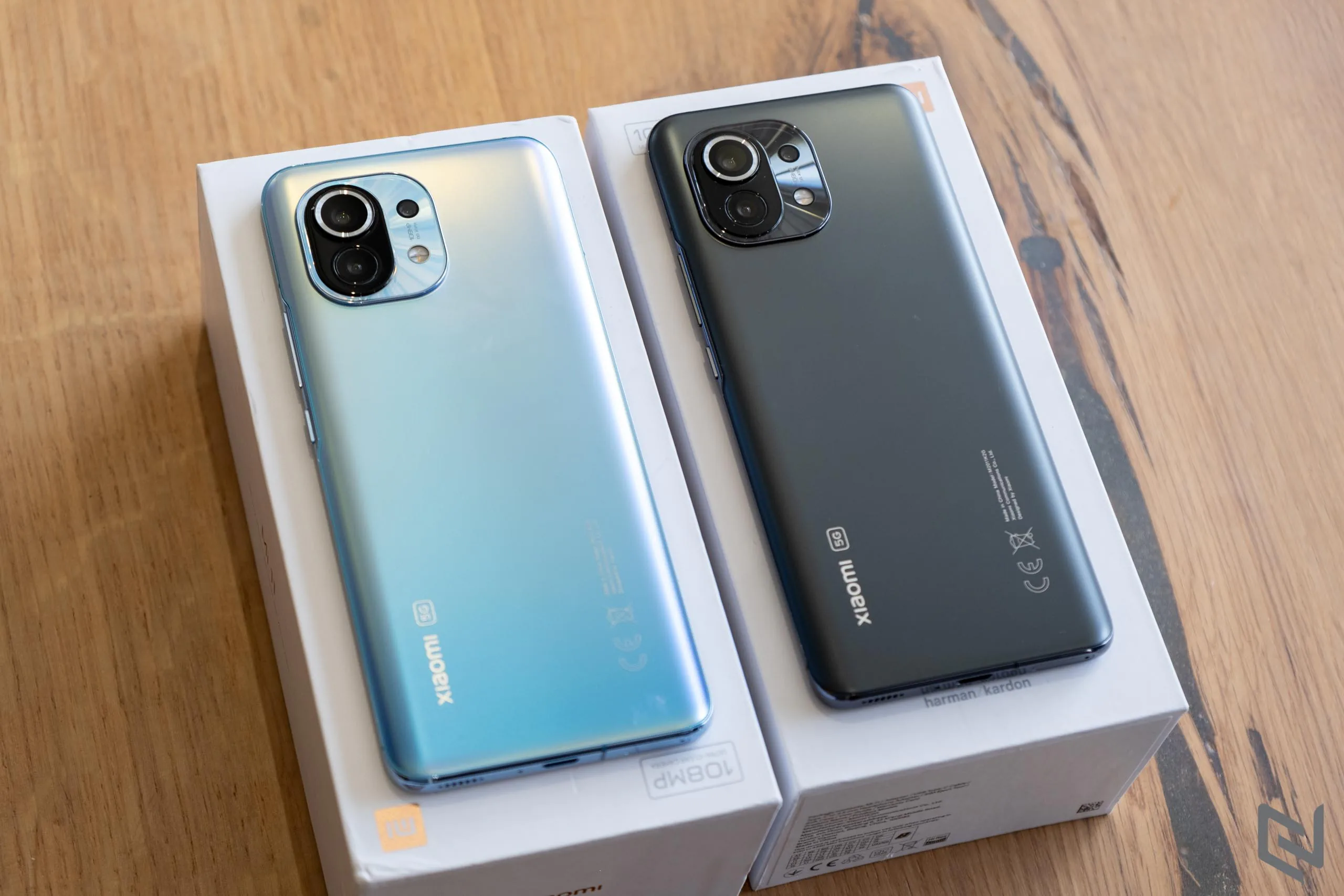 Trên tay Xiaomi Mi 11 màu Xanh Chân Trời vừa mới ra mắt tại Việt Nam