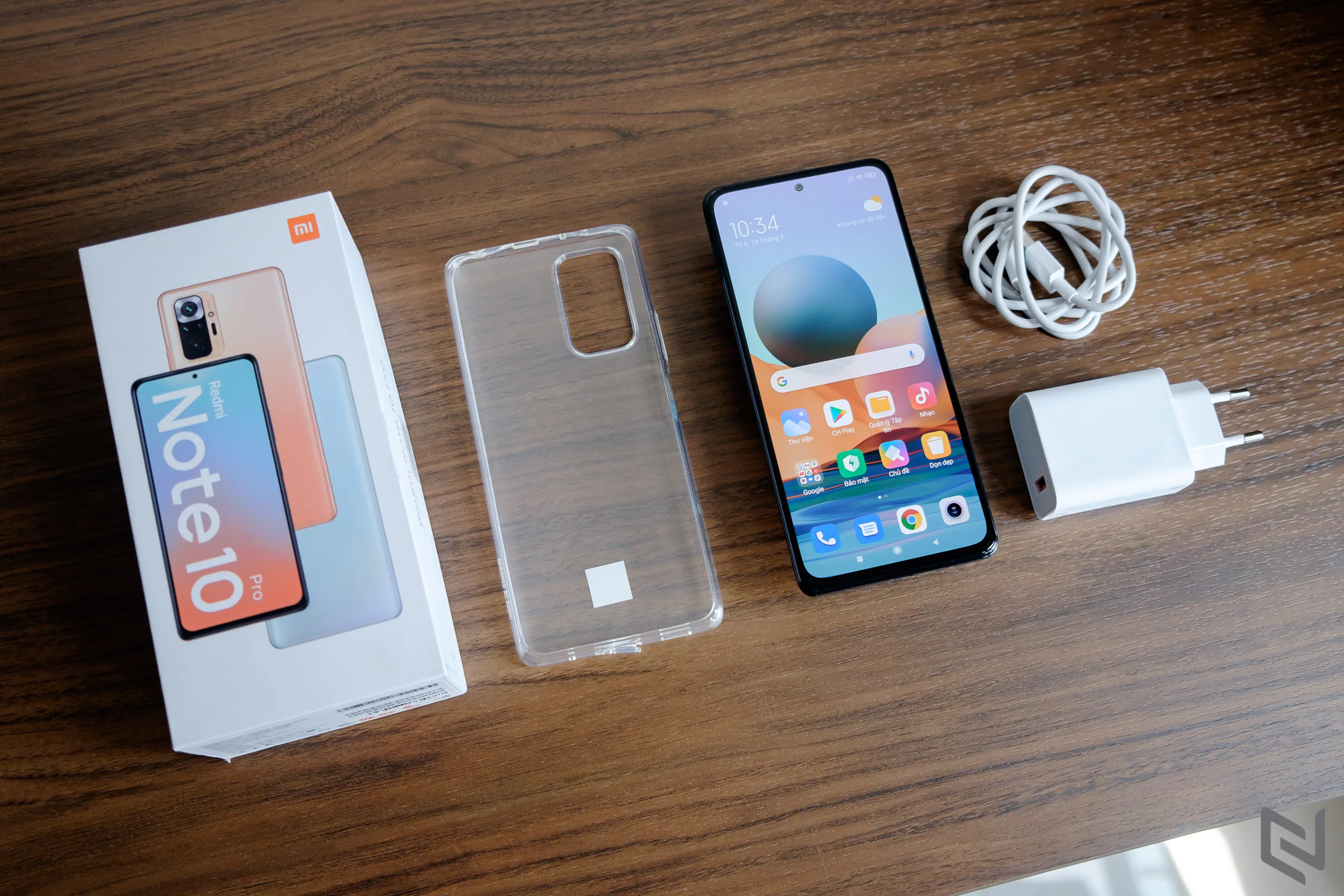 trên tay Redmi Note 10 Pro