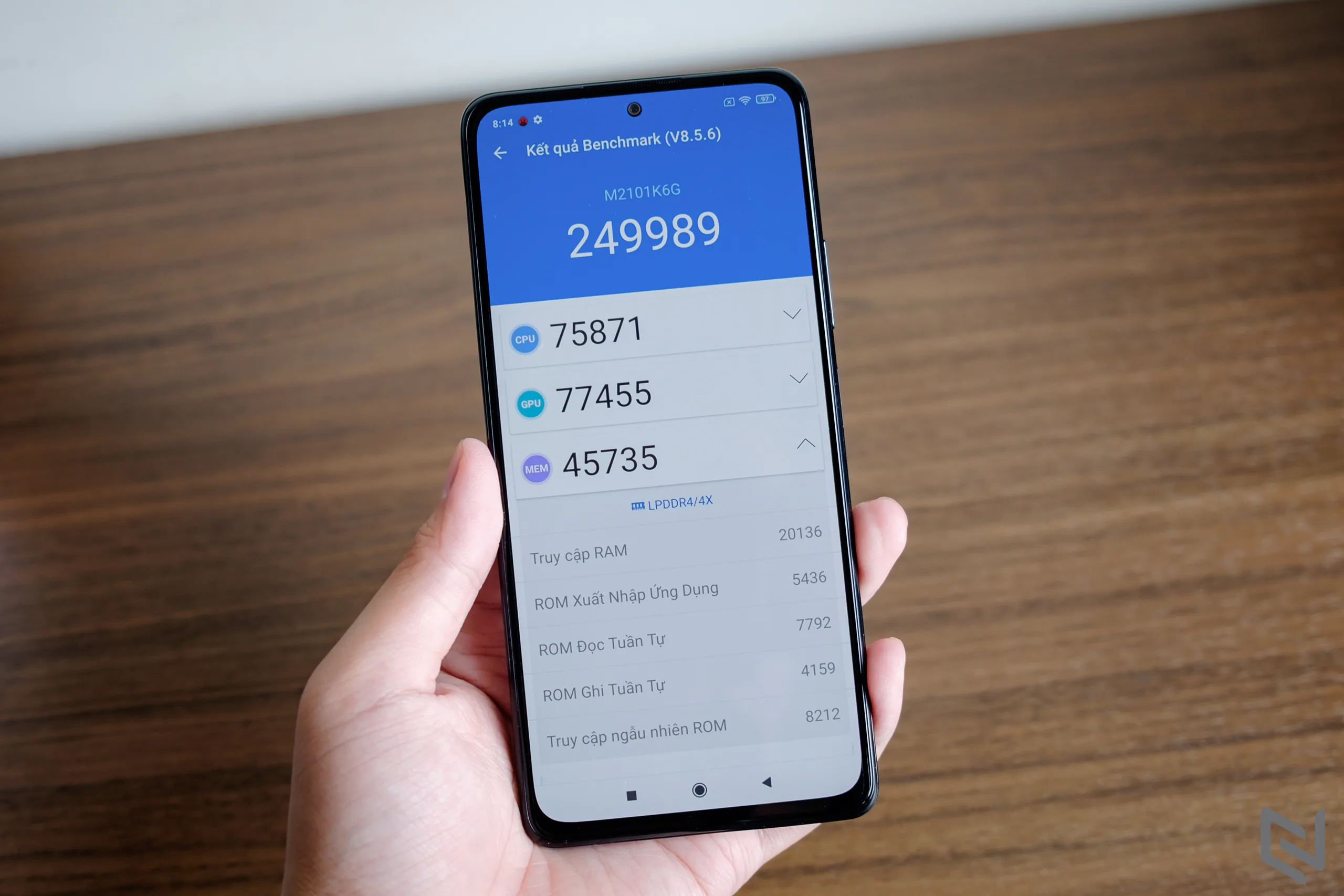 trên tay Redmi Note 10 Pro