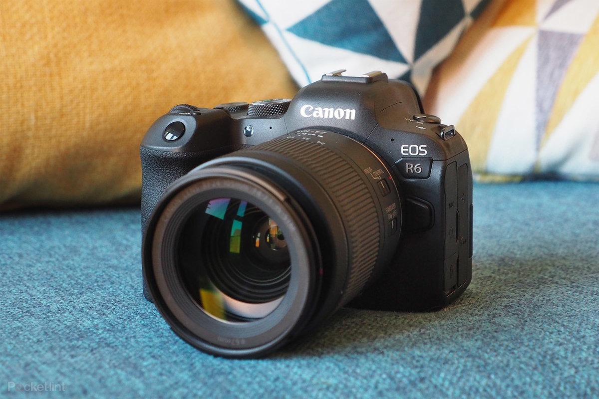 Canon tung cập nhật firmware cho EOS R5, mang đến khả năng quay Full HD 120fps và màu C-Log 3