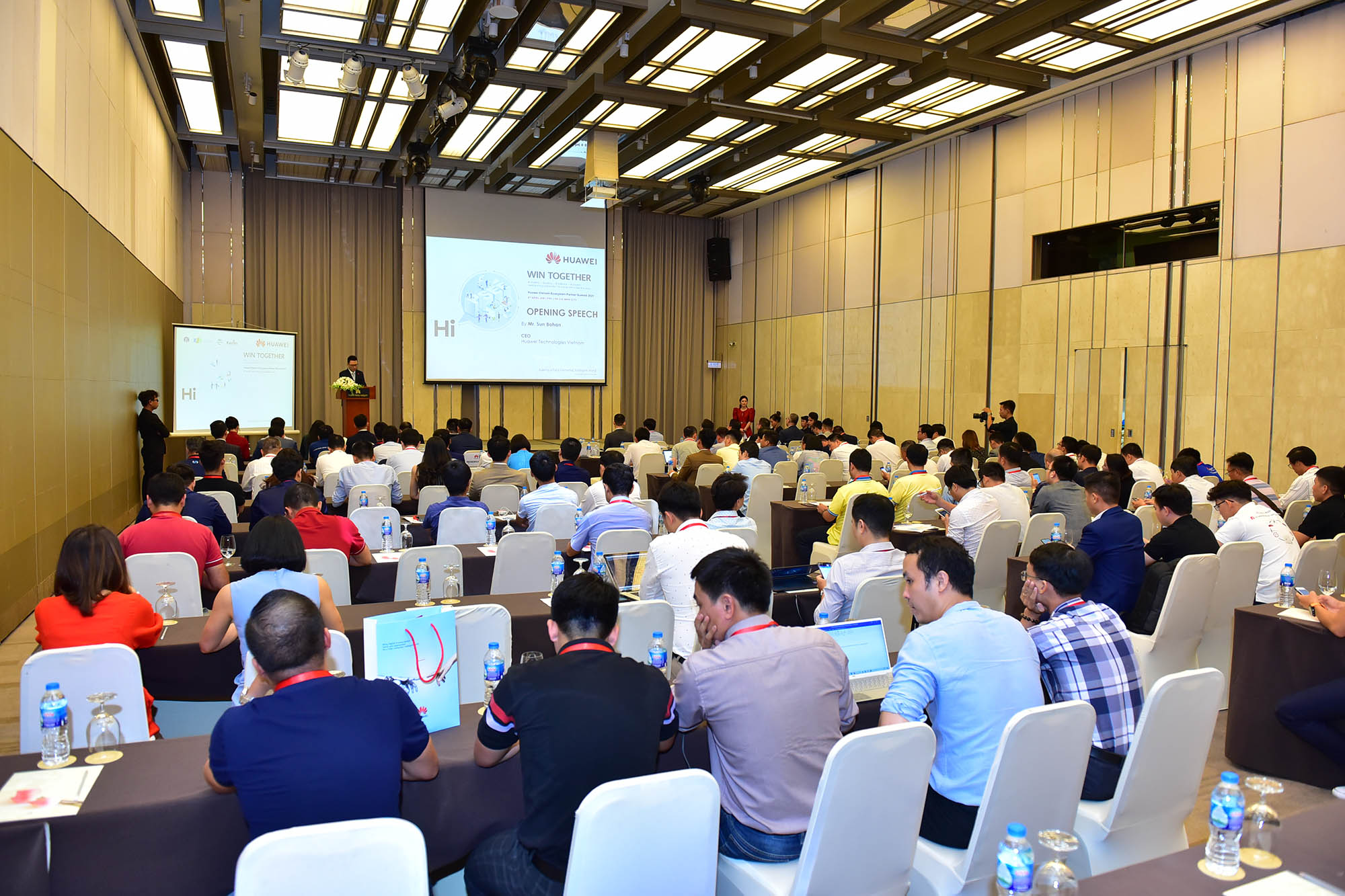 CEO Sun Bohan: Huawei sẽ xây dựng hệ sinh thái đối tác mạnh mẽ tại Việt Nam