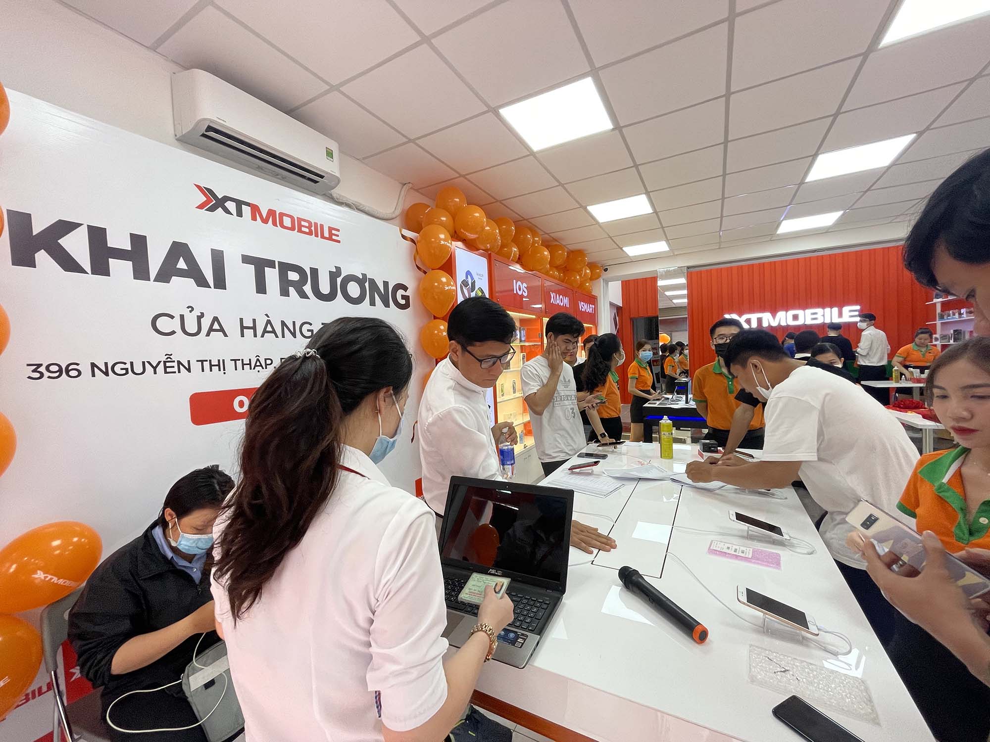 XTmobile khai trương cửa hàng thứ 7 tại 396 Nguyễn Thị Thập, Phường Tân Quy, Quận 7: iPhone 12, XS và Galaxy Z Fold 5G giảm đến 5.2 triệu đồng
