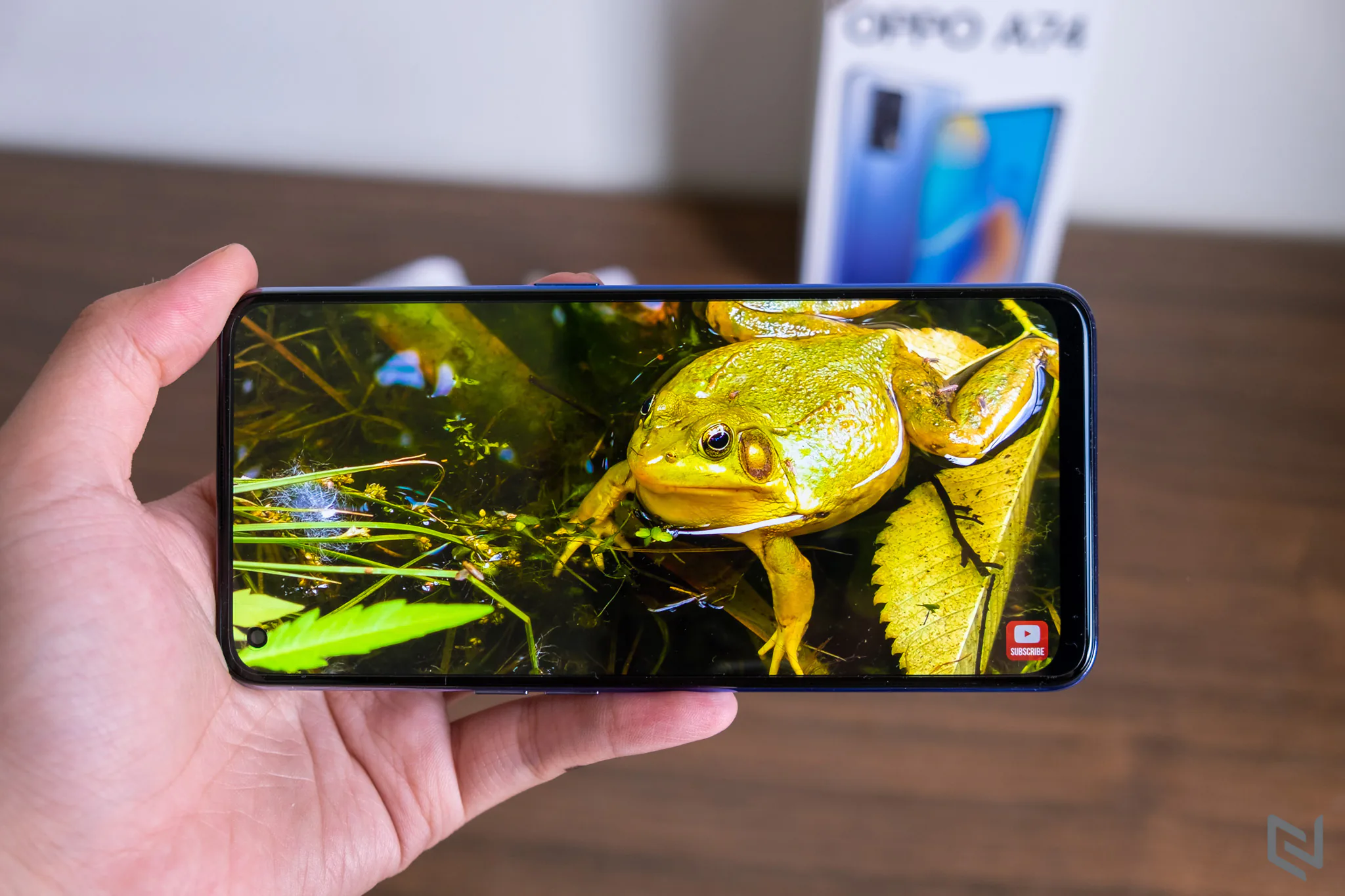 Mở hộp OPPO A74: Tân binh dòng A series với màn hình đẹp, pin trâu và sạc siêu nhanh