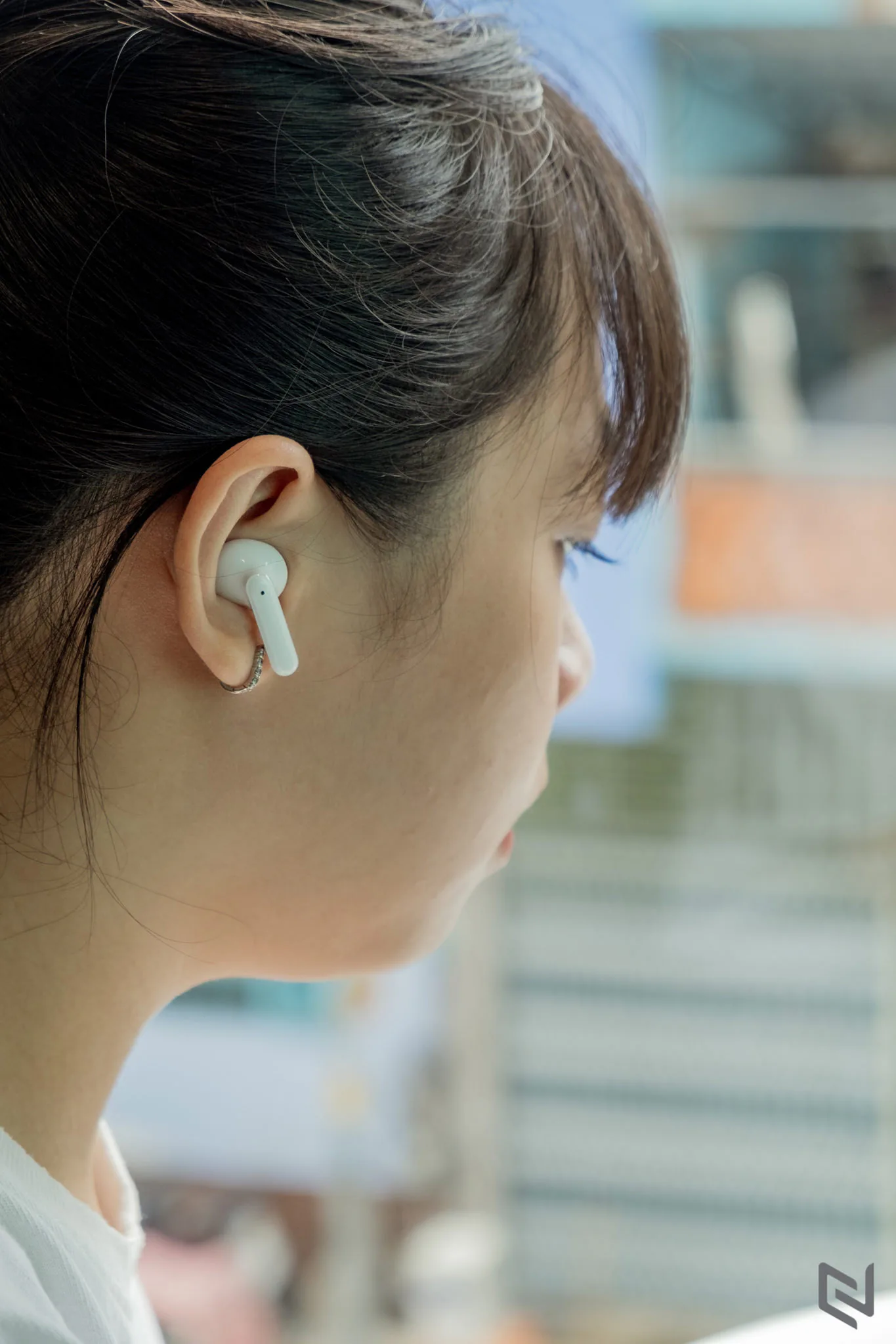 Trên tay tai nghe không dây OPPO Enco X: Mở hộp là kết nối ngay, hợp tác cùng Dynaudio cho âm thanh ấn tượng, chống ồn rất hiệu quả