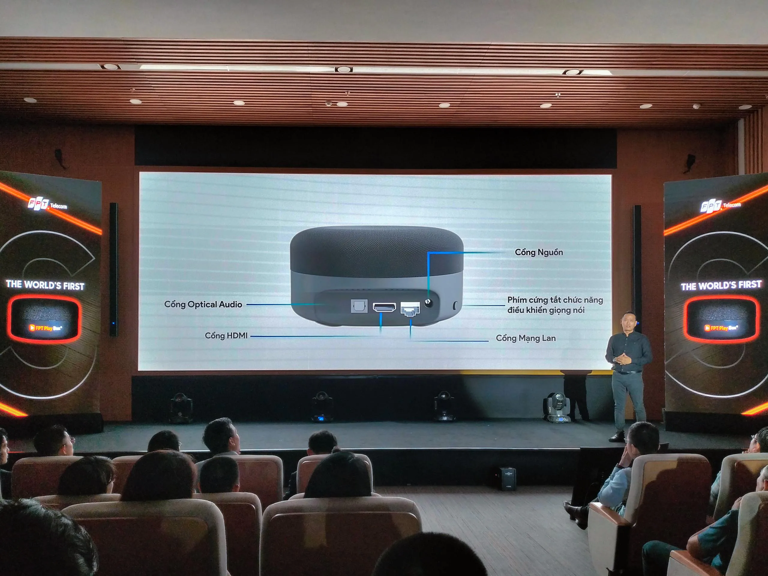 FPT Telecom ra mắt FPT Play Box S: Sản phẩm đầu tiên thế giới tích hợp tv box và loa thông minh