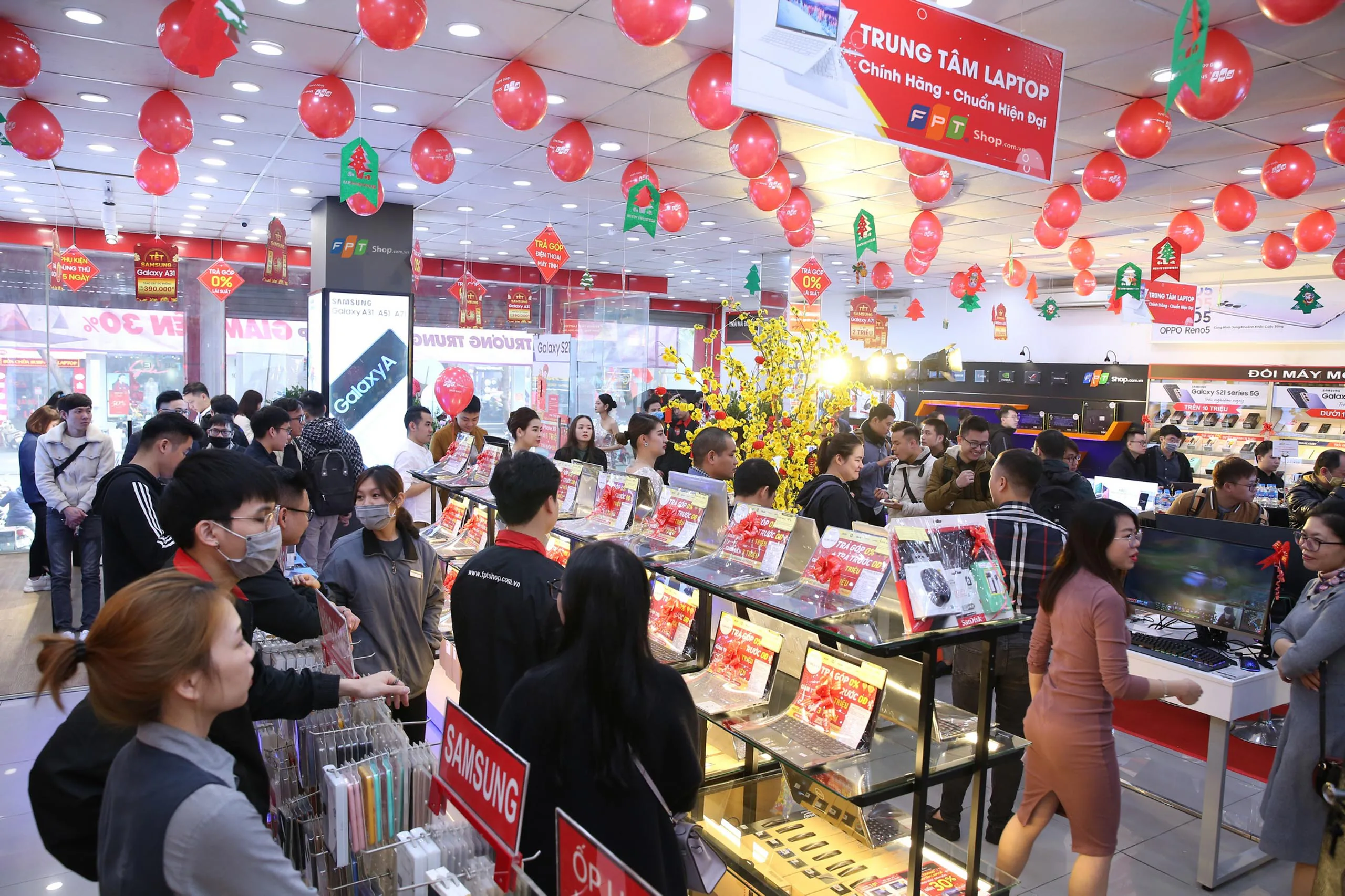 FPT Shop chiếm hơn 30% thị phần laptop trong Quý I/2021, giữ vững vị trí tiên phong trên thị trường