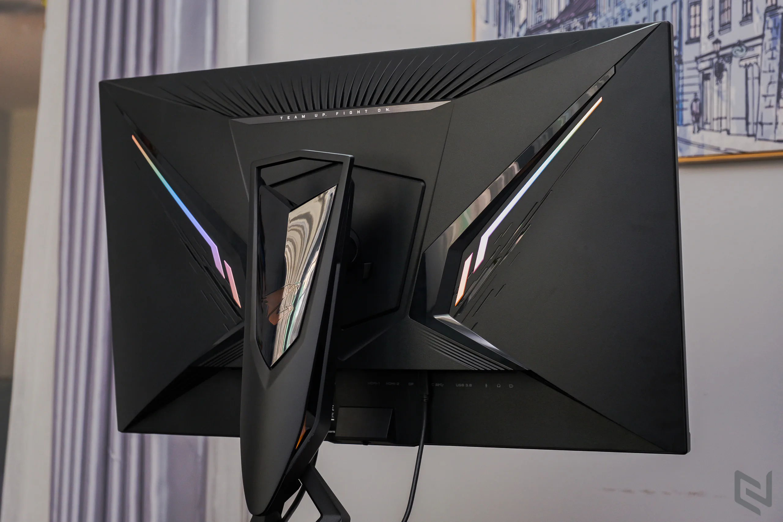 Trên tay màn hình chơi game AORUS FI32Q: Màn hình chơi game, giải trí tối thượng là đây