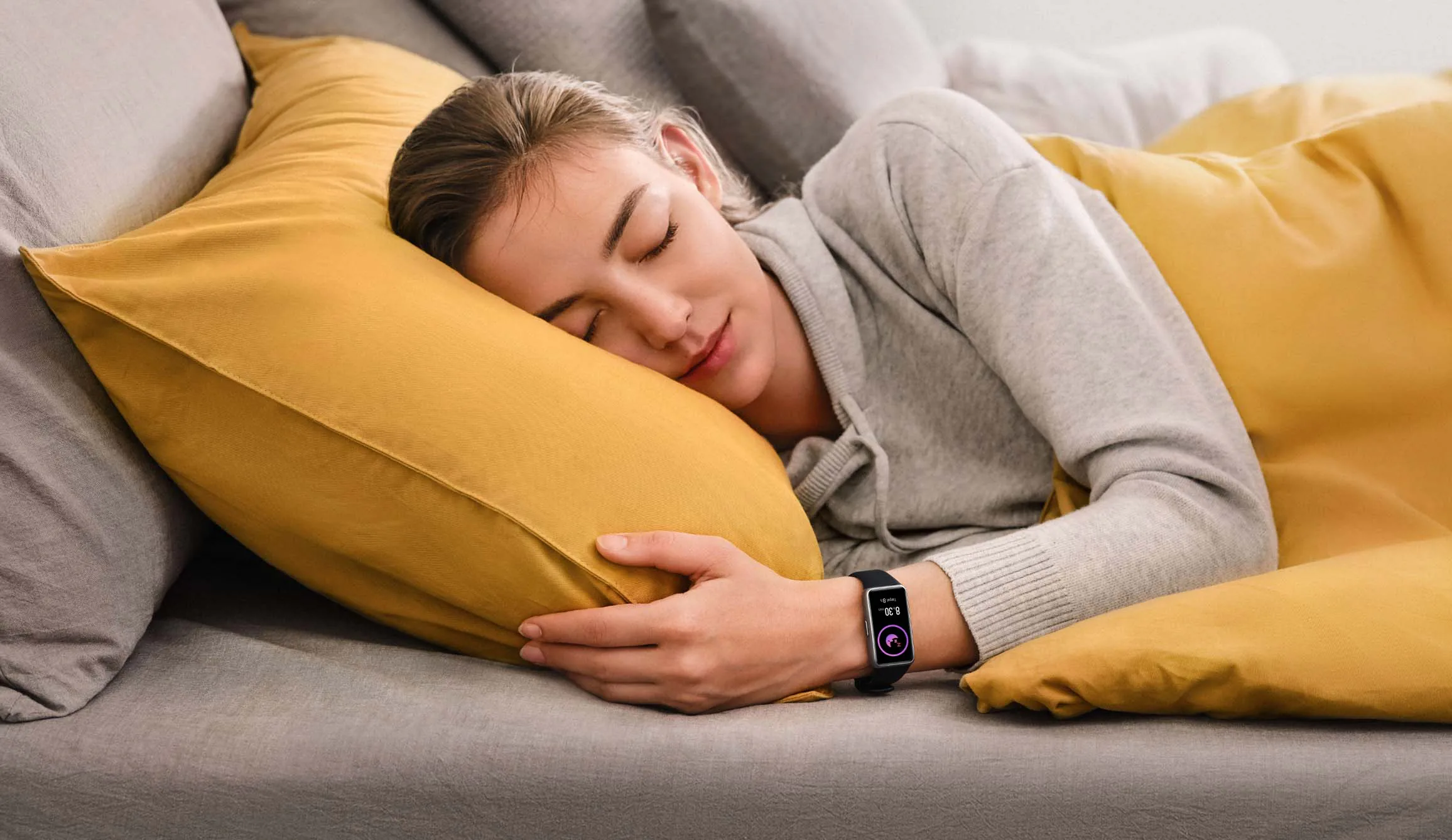 Hơn 3,500 vòng đeo tay thông minh HUAWEI Band 6 đầu tiên cháy hàng tại Việt Nam, phản ánh tích cực thói quen theo dõi sức khỏe của người dùng Việt