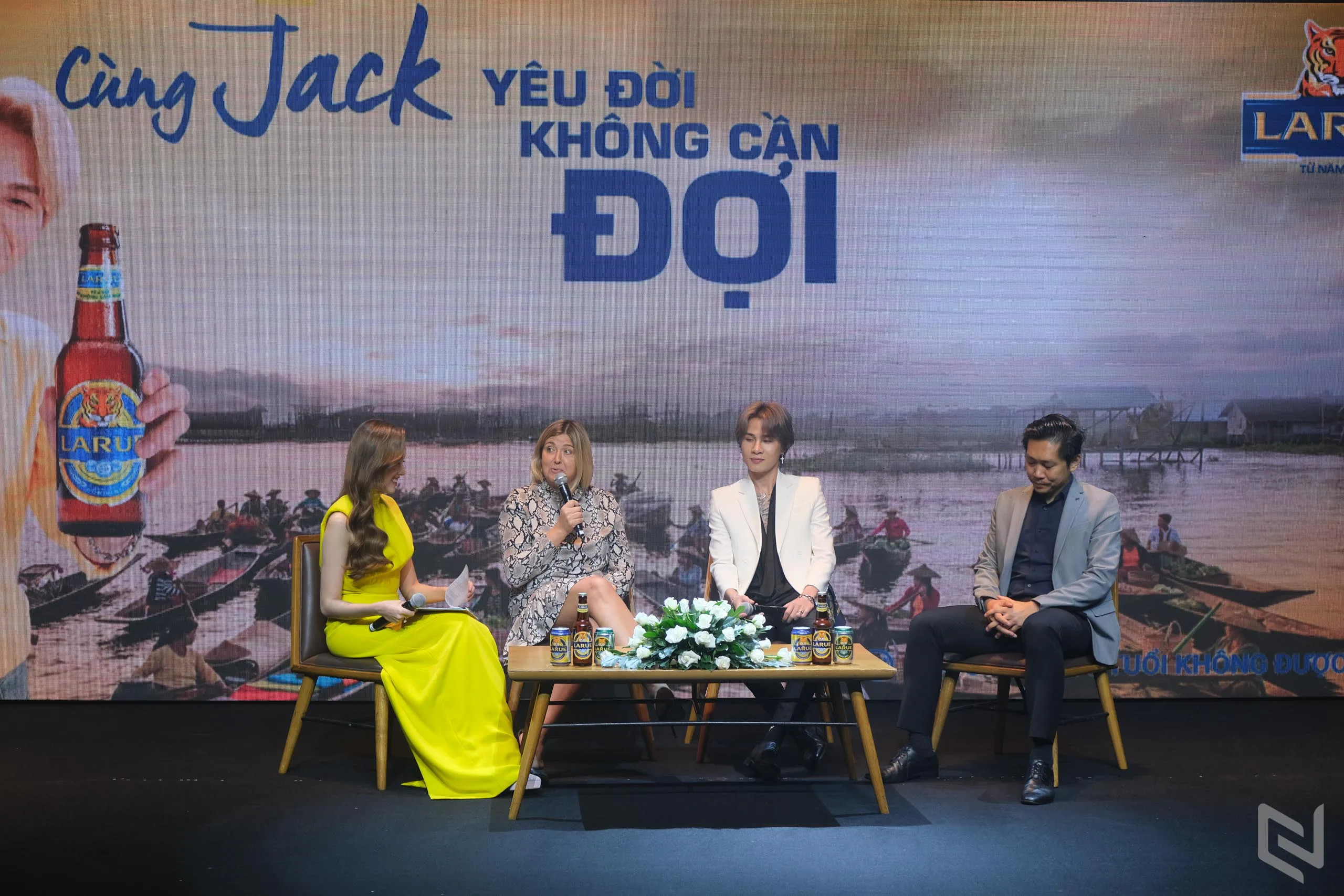 Jack là đại sứ thương hiệu đầu tiên của Bia Larue