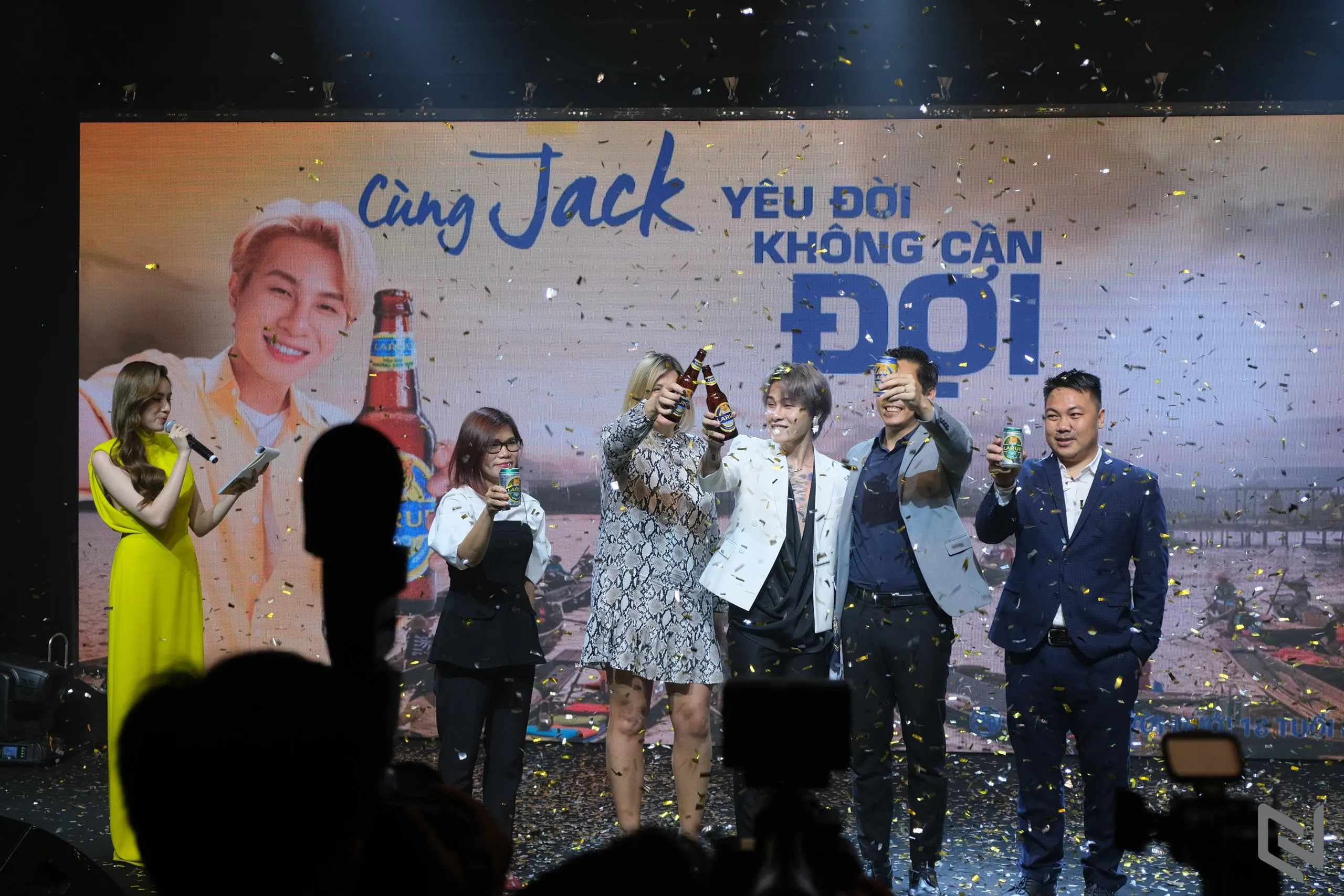 Jack là đại sứ thương hiệu đầu tiên của Bia Larue