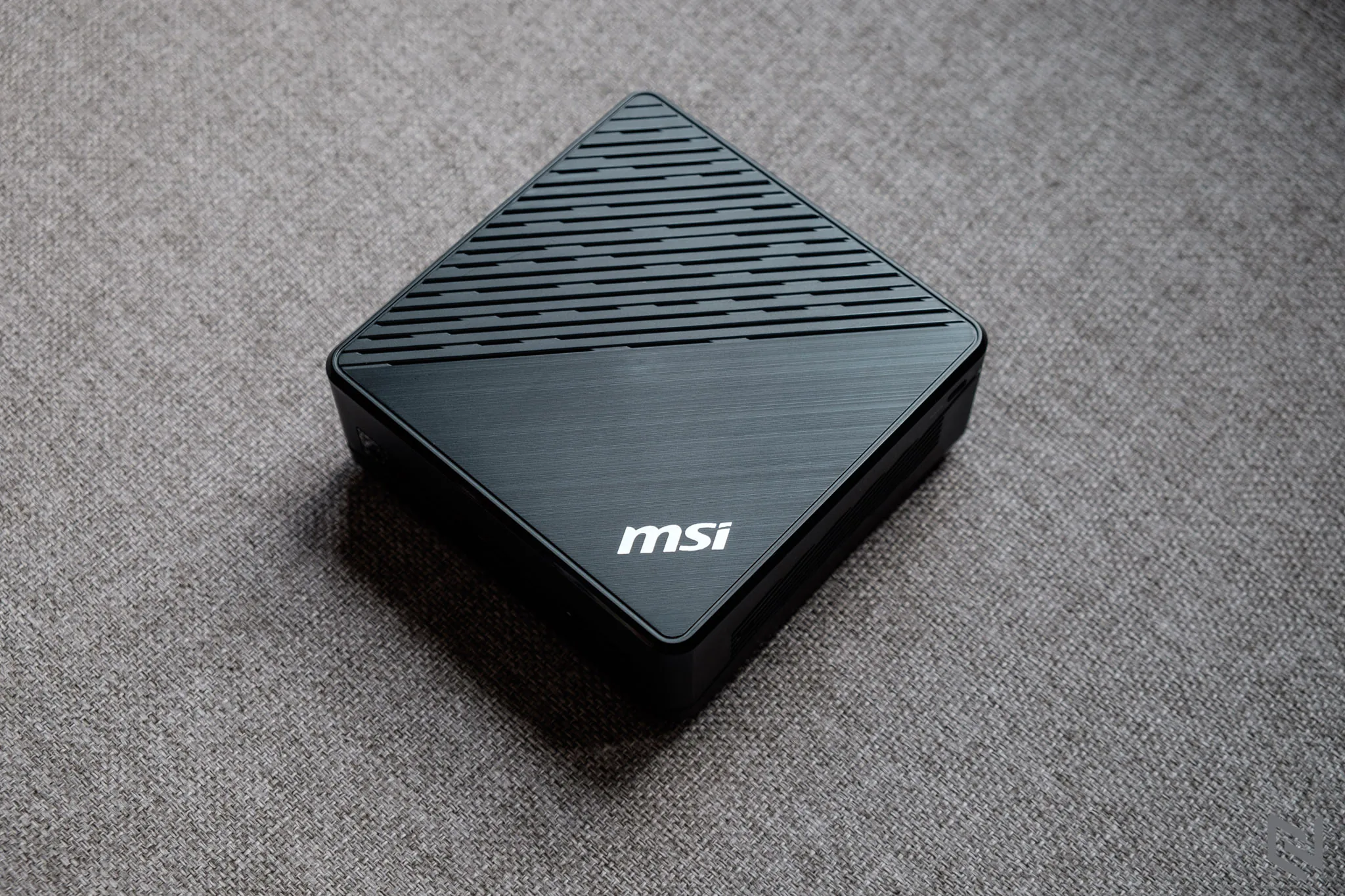 Trải nghiệm bộ đôi hoàn hảo mini PC Cubi 5 10M và màn hình PRO MP271P từ MSI