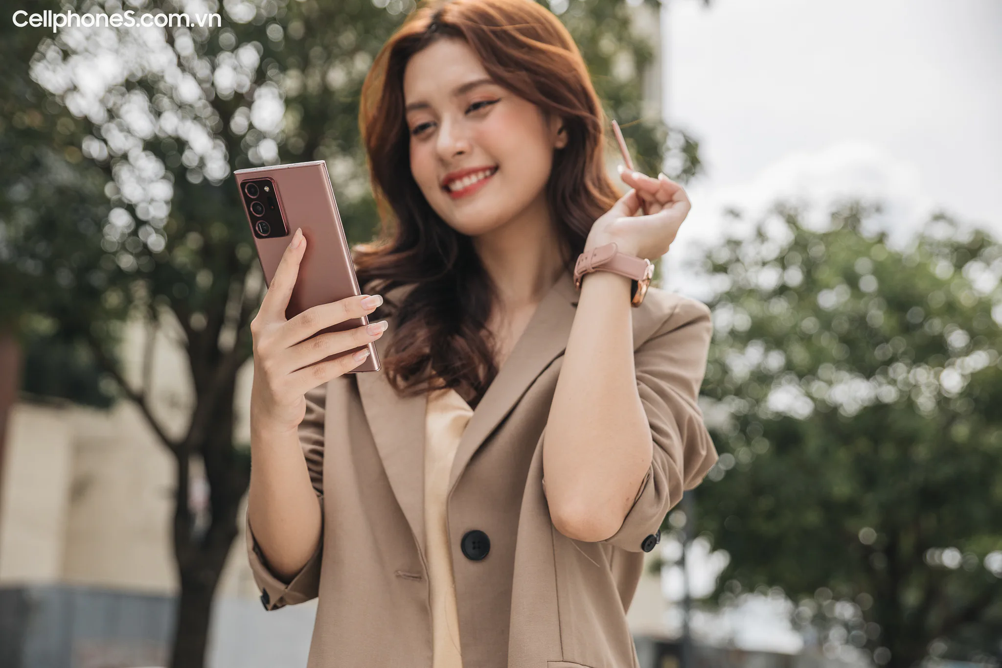 Mừng lễ lớn, loạt đồ công nghệ SALE khủng tại CellphoneS