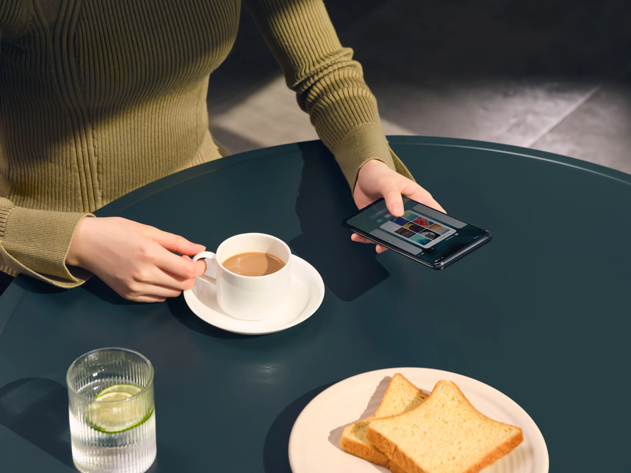 Tân binh OPPO A74 ra mắt - smartphone nổi bật nhất với dung lượng pin lớn và sạc siêu nhanh