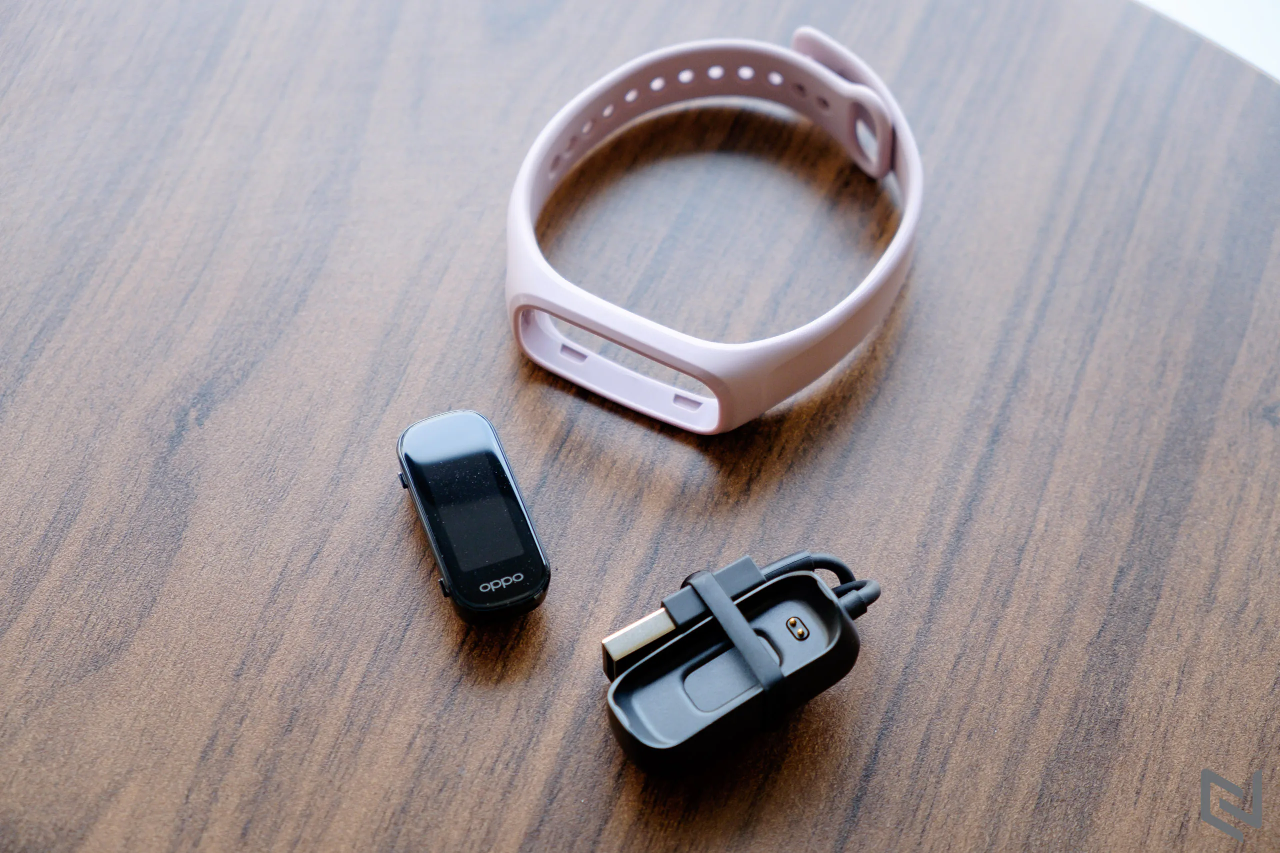 Mở hộp và trải nghiệm OPPO Band: Đồng hồ theo dõi sức khỏe thông minh với cảm biến SpO2