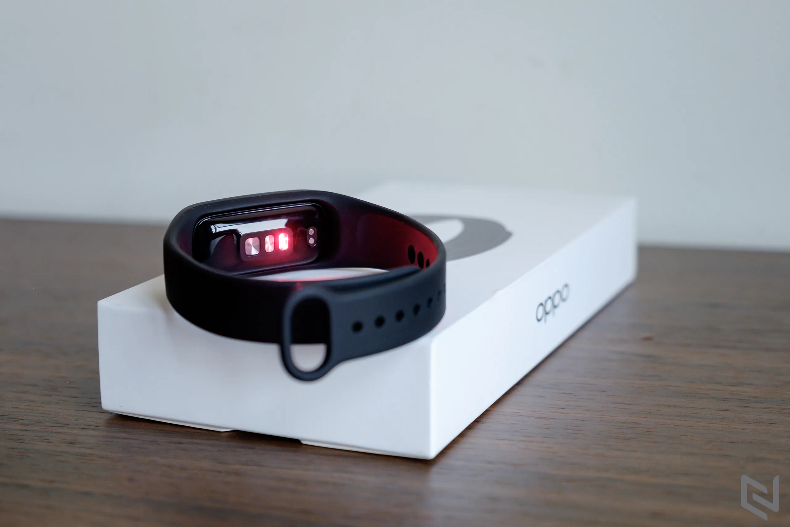Mở hộp và trải nghiệm OPPO Band: Đồng hồ theo dõi sức khỏe thông minh với cảm biến SpO2
