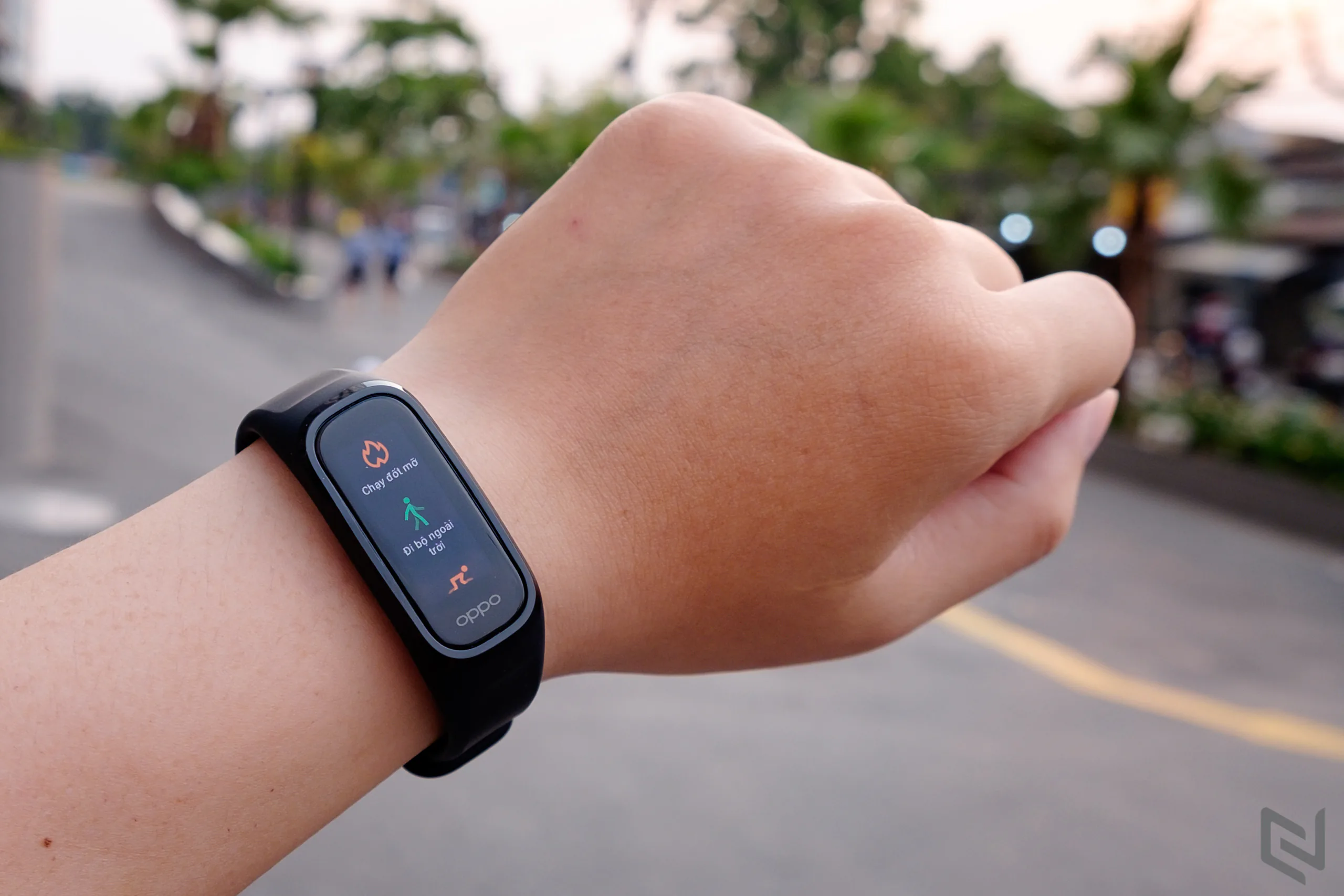 Mở hộp và trải nghiệm OPPO Band: Đồng hồ theo dõi sức khỏe thông minh với cảm biến SpO2