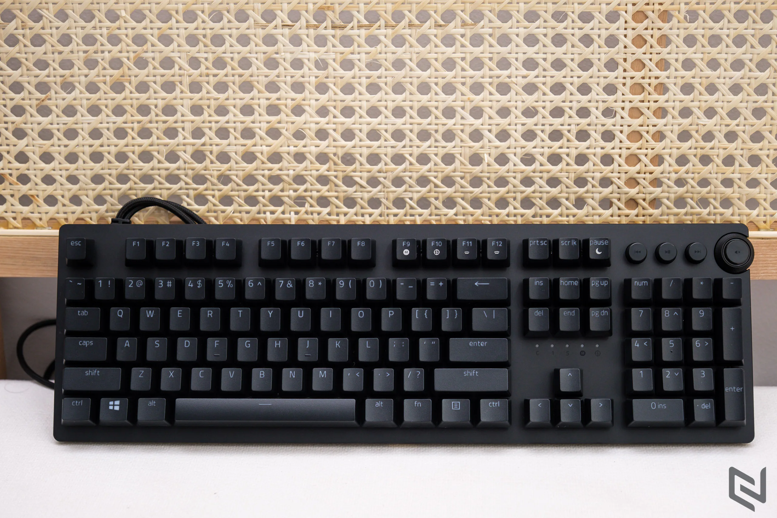 Trên tay bàn phím Razer Huntsman V2 Analog: Phím cơ tốt nhất, xịn nhất từ Razer