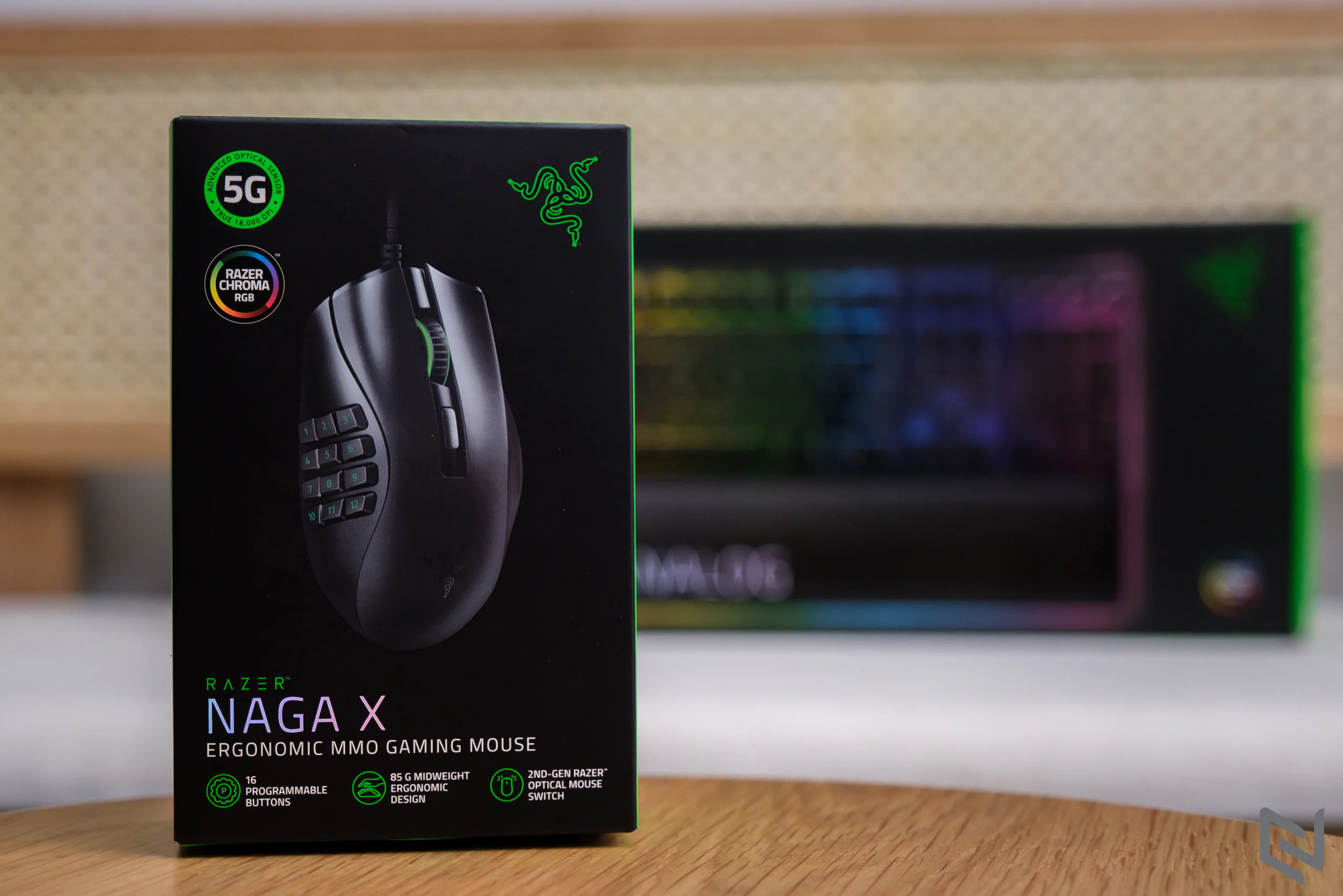 Trên tay chuột gaming Razer Naga X: Phiên bản chuột Naga cực nhẹ chỉ 85g dành cho game thủ MMO