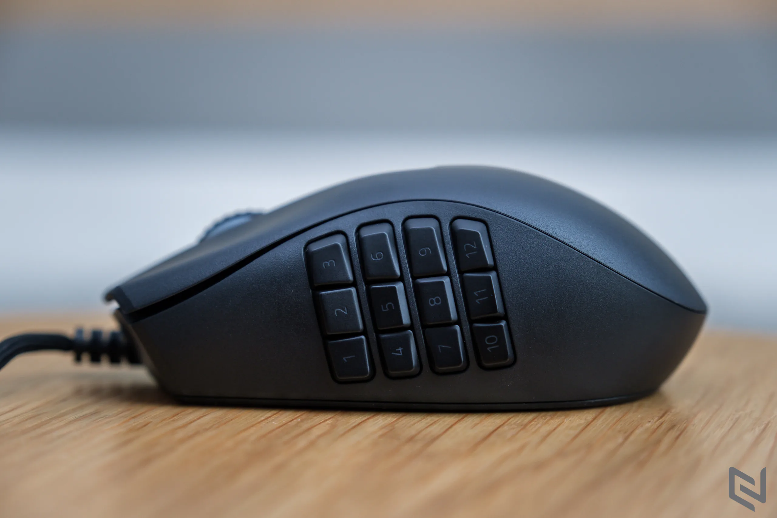 Trên tay chuột gaming Razer Naga X: Phiên bản chuột Naga cực nhẹ chỉ 85g dành cho game thủ MMO