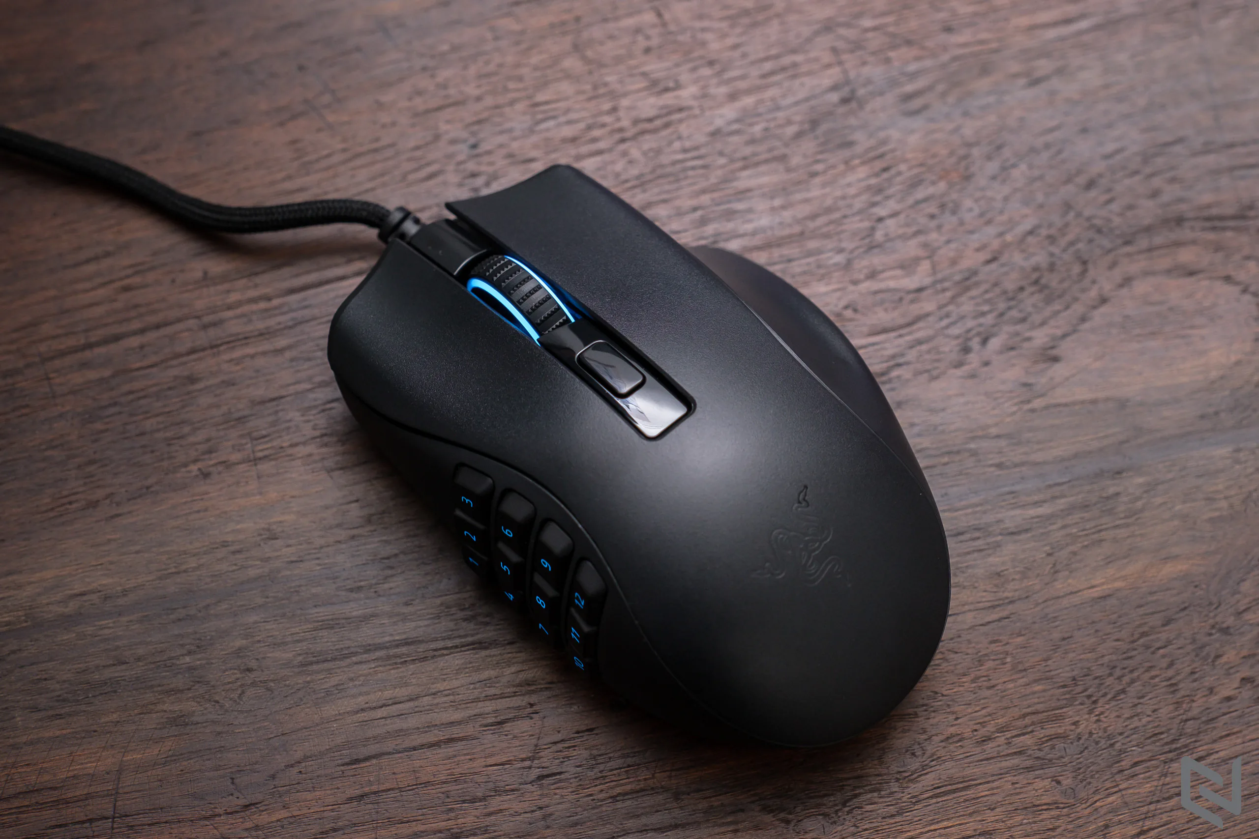 Trên tay chuột gaming Razer Naga X: Phiên bản chuột Naga cực nhẹ chỉ 85g dành cho game thủ MMO