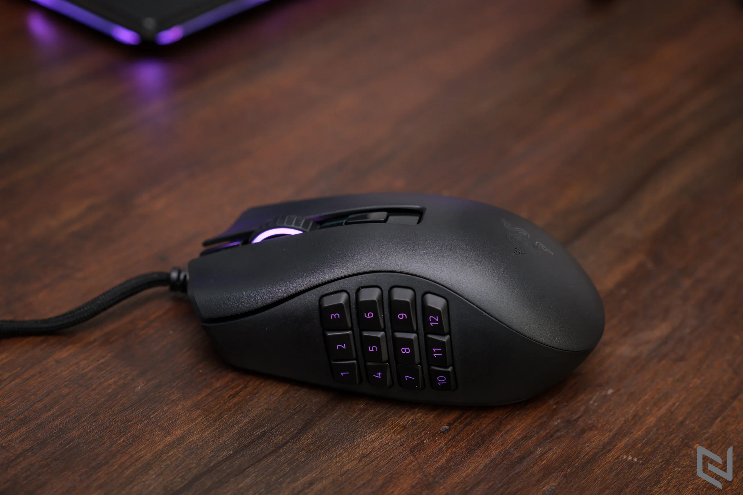 Trên tay chuột gaming Razer Naga X: Phiên bản chuột Naga cực nhẹ chỉ 85g dành cho game thủ MMO