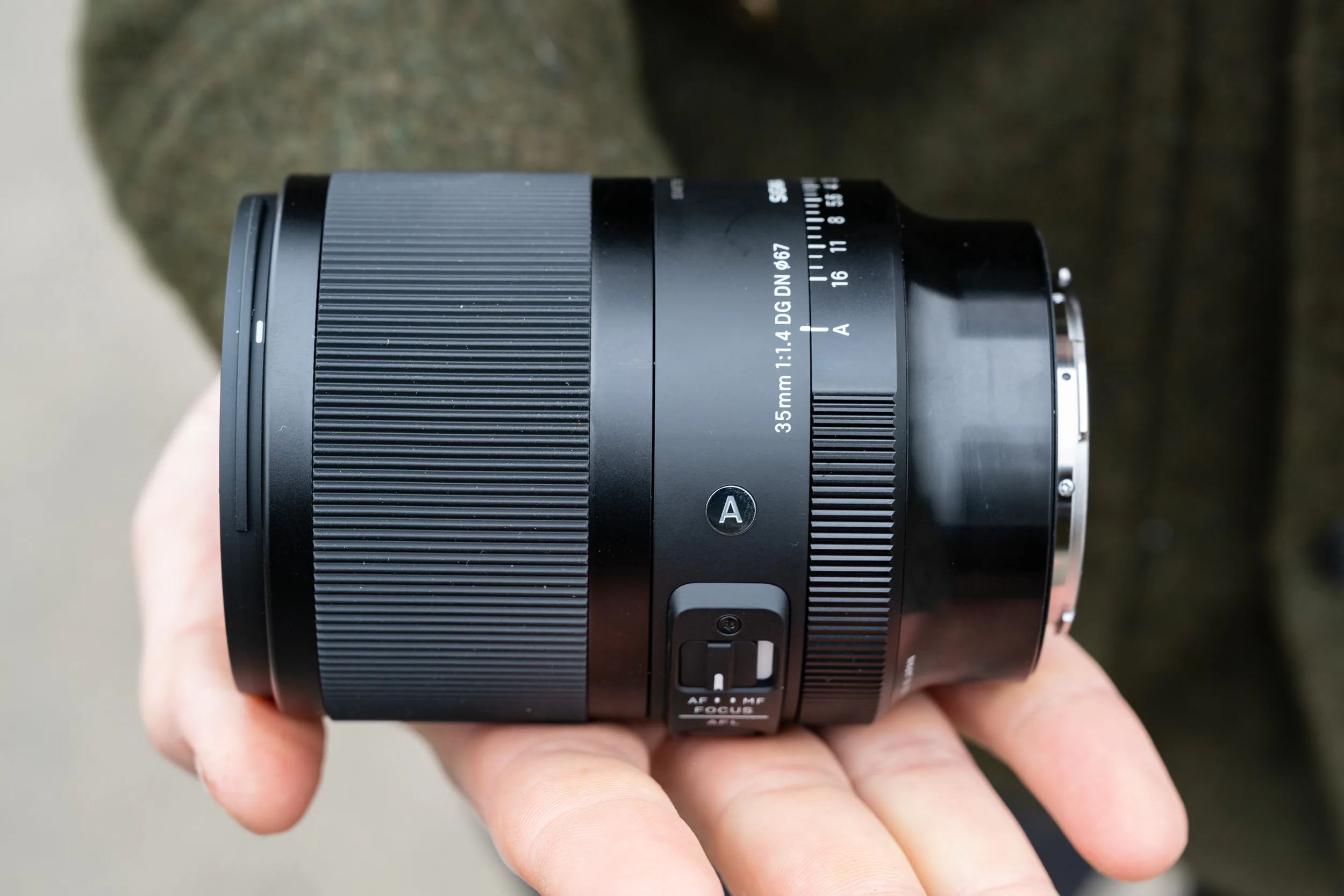 Sigma ra mắt ống kính 35mm F1.4 DG DN Art được làm mới hoàn toàn dành cho máy ảnh mirrorless