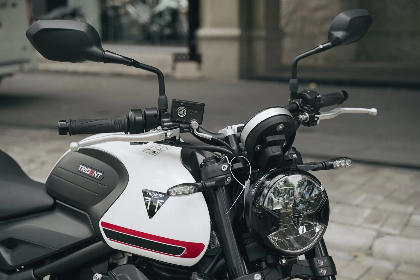 Triumph Trident 660 có giá bán chính hãng 270 triệu tại Việt Nam