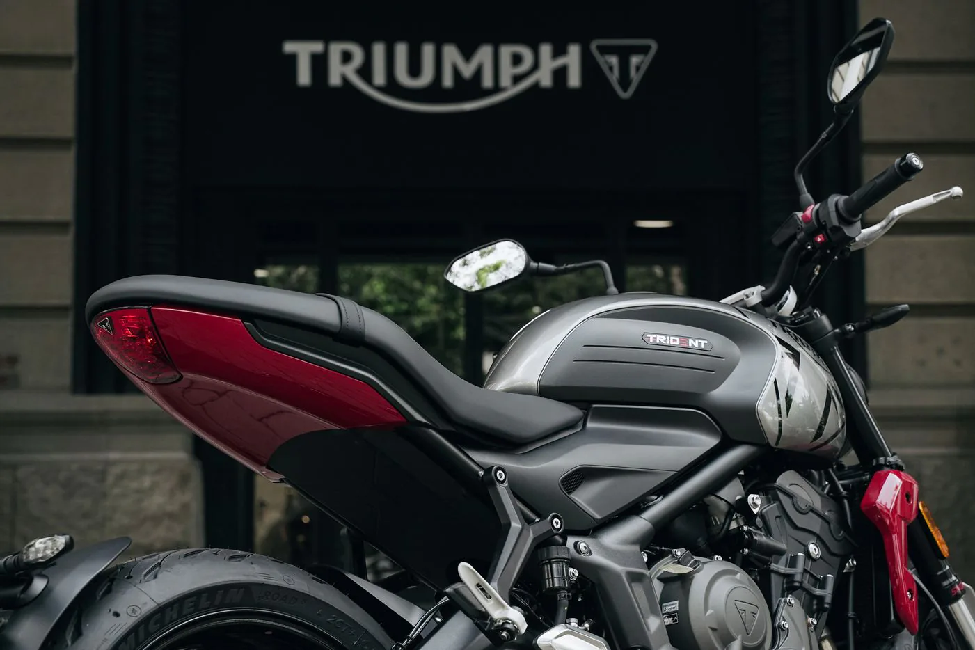 Triumph Trident 660 có giá bán chính hãng 270 triệu tại Việt Nam