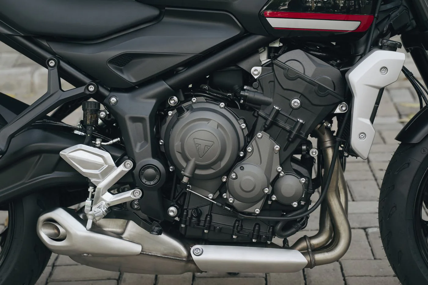 Triumph Trident 660 có giá bán chính hãng 270 triệu tại Việt Nam