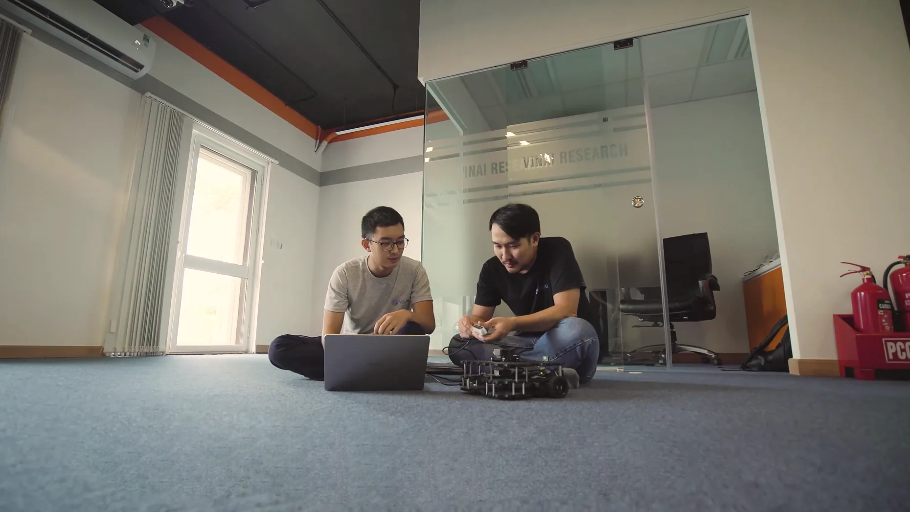 VinAI tiên phong lắp đặt siêu máy tính AI mạnh nhất Việt Nam