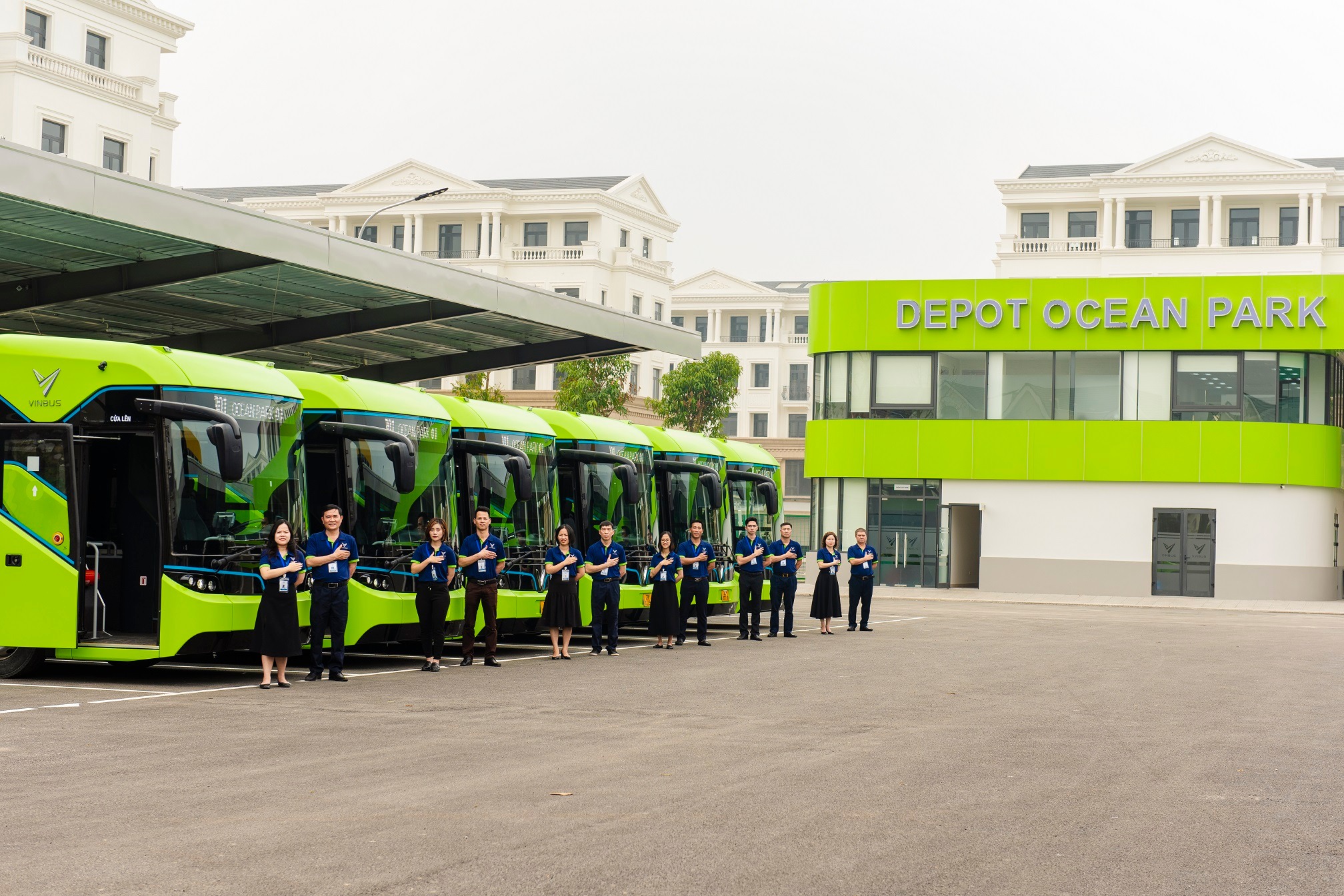 Xe buýt điện thông minh VinBus chính thức được vận hành tại Việt Nam