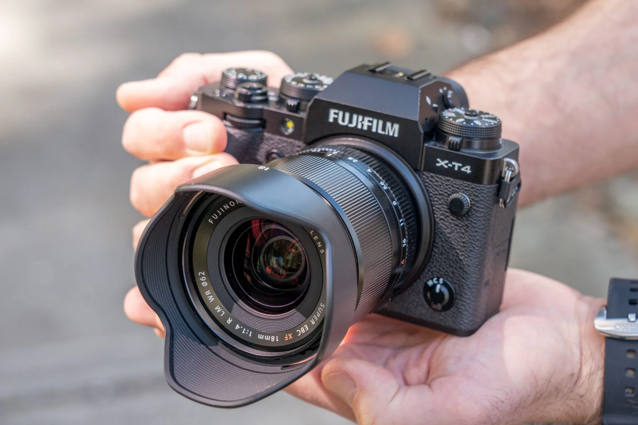 Ống kính XF 18mm F1.4 R LM WR ra mắt với giá bán dự kiến khoảng 21.990.000đ