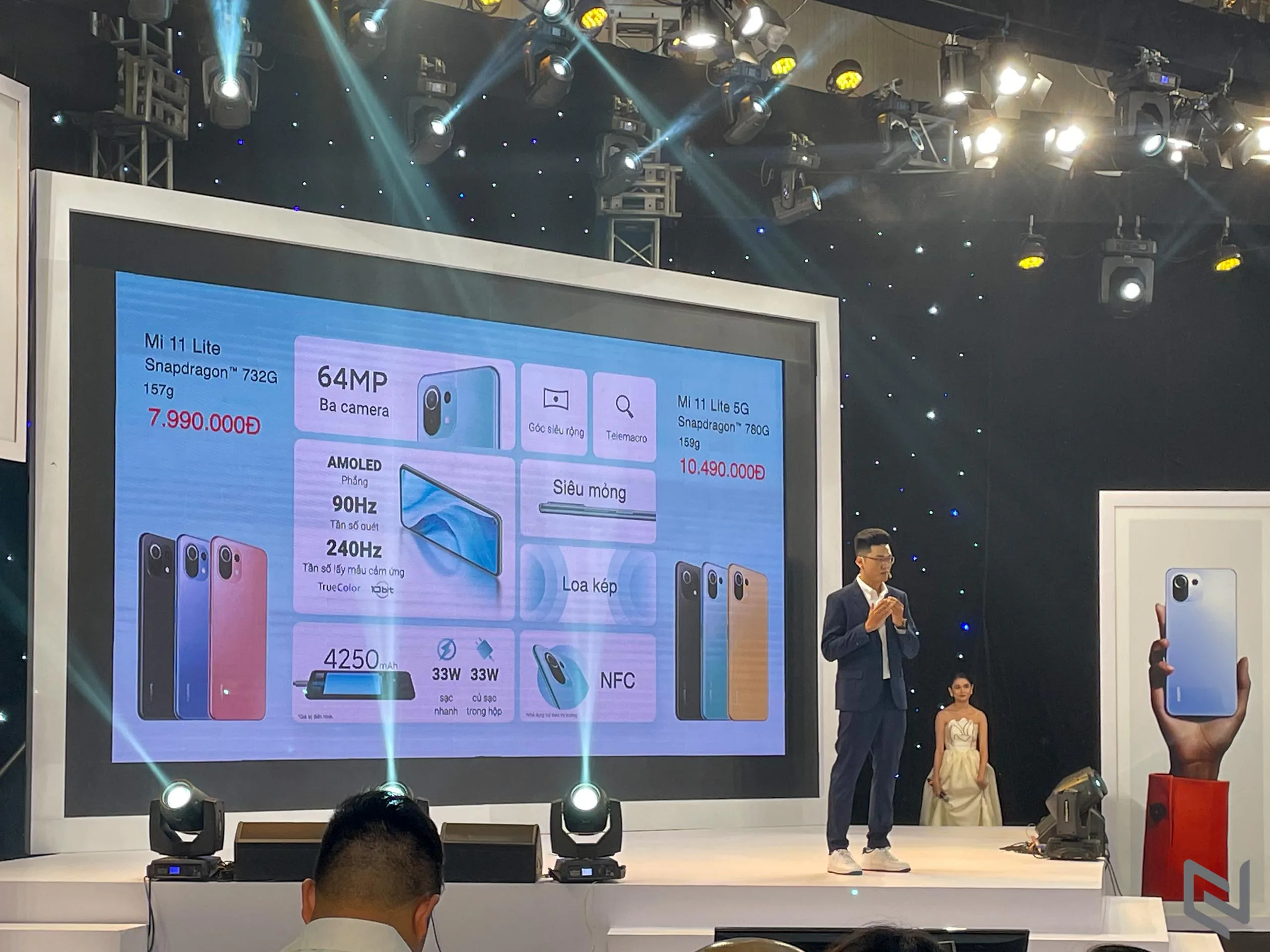 Xiaomi Mi 11 Lite và Mi 11 Lite 5G chính thức ra mắt thị trường Việt: Mỏng nhẹ, màu sắc cá tính, cấu hình mạnh, giá từ 7,990,000 VNĐ