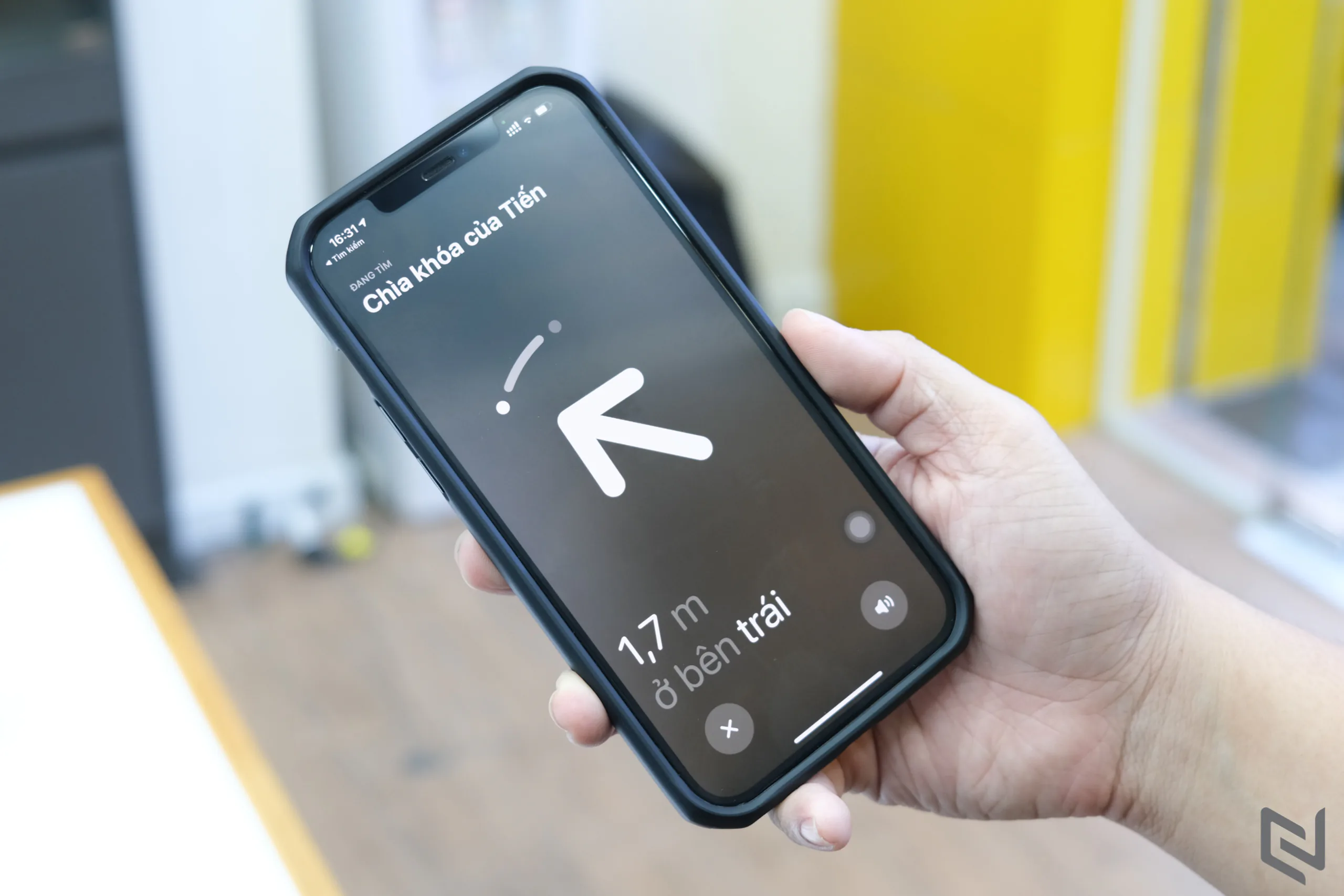Trên tay phụ kiện Apple AirTag đầu tiên Việt Nam: Giá 990 ngàn đồng và định vị mọi thứ