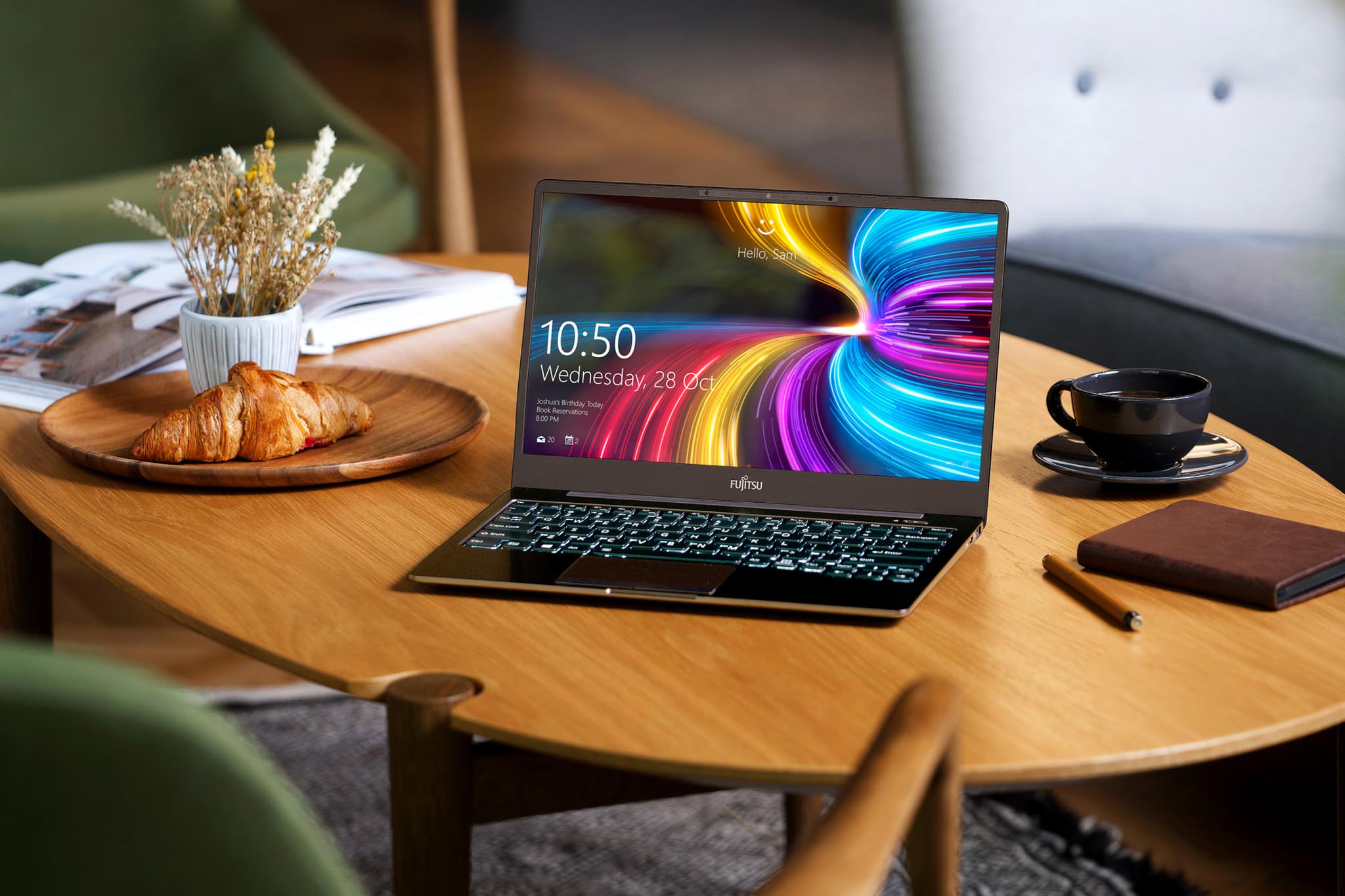 Ra mắt laptop Fujitsu CH siêu nhẹ hiệu năng cao, mang đến trải nghiệm di động hoàn hảo