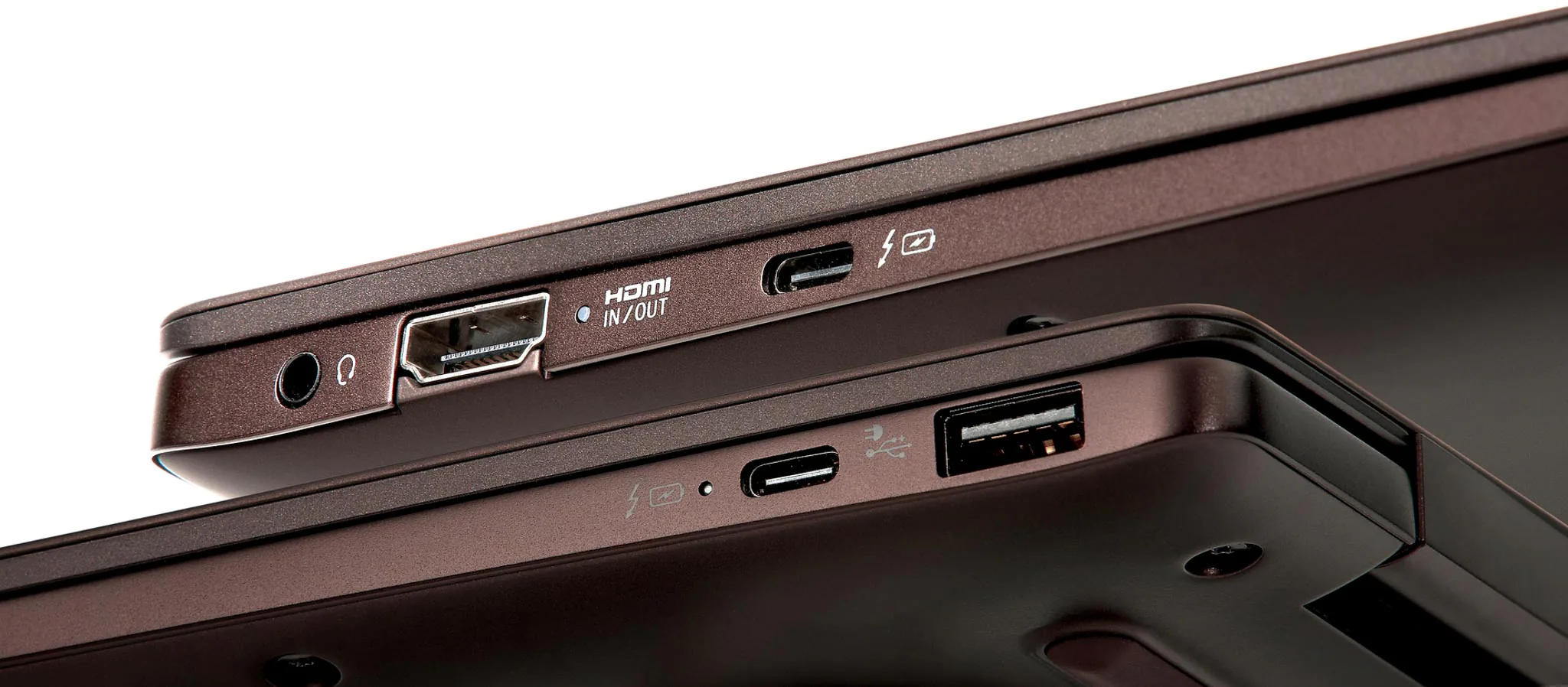 Ra mắt laptop Fujitsu CH siêu nhẹ hiệu năng cao, mang đến trải nghiệm di động hoàn hảo