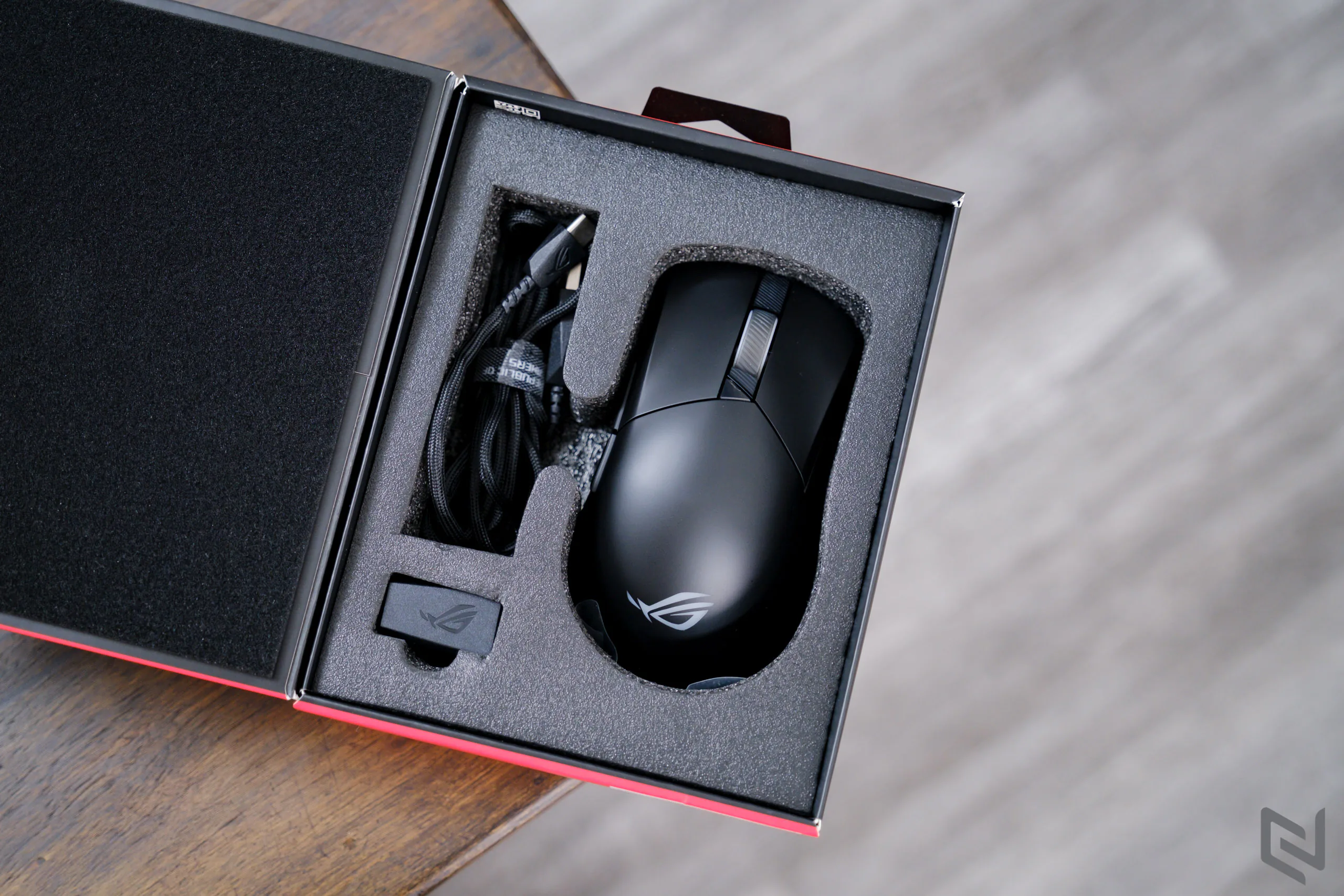 Trên tay chuột gaming ASUS ROG Gladius III Wireless: Diện mạo mới, nhẹ hơn, pin lâu hơn