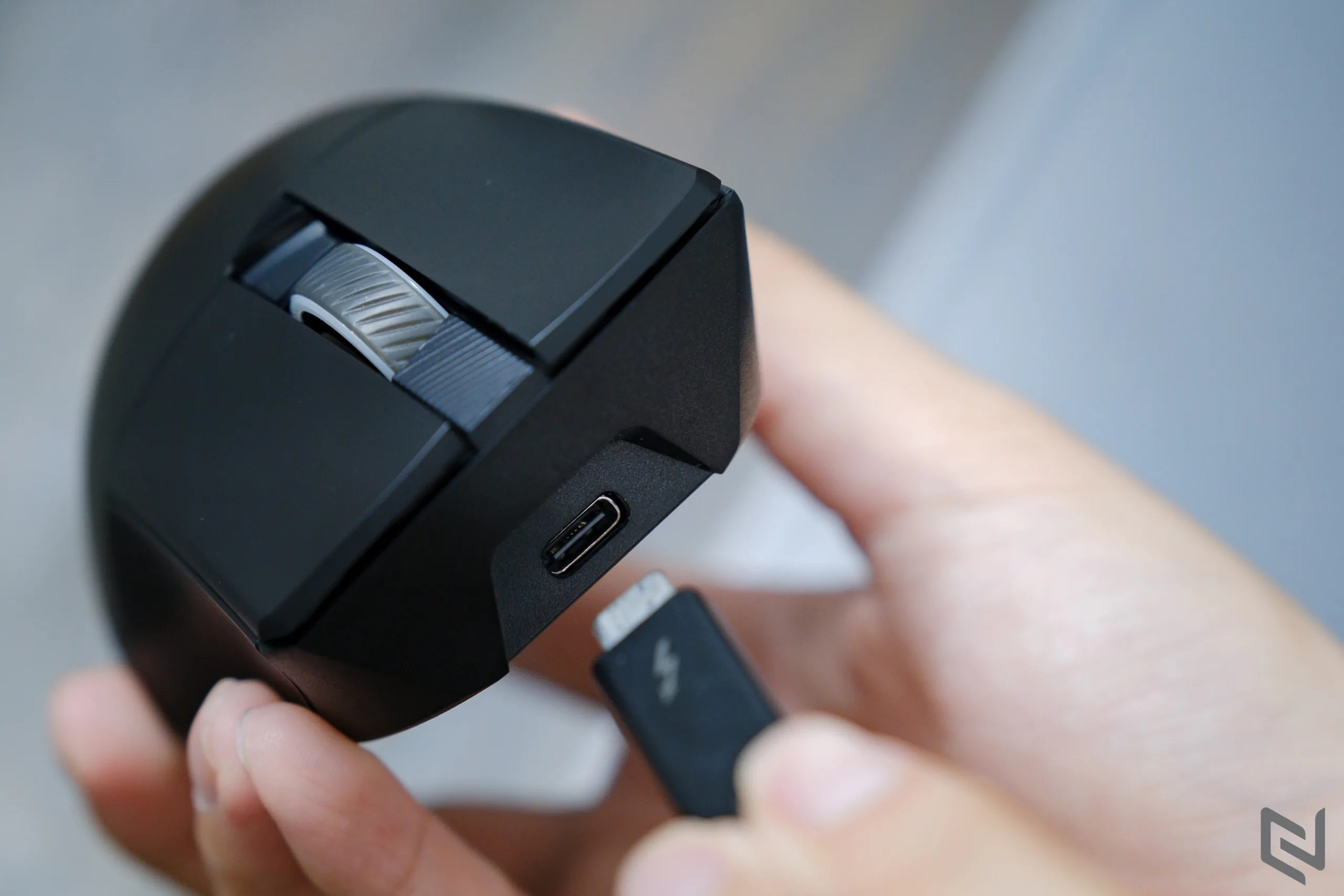 Trên tay chuột gaming ASUS ROG Gladius III Wireless: Diện mạo mới, nhẹ hơn, pin lâu hơn