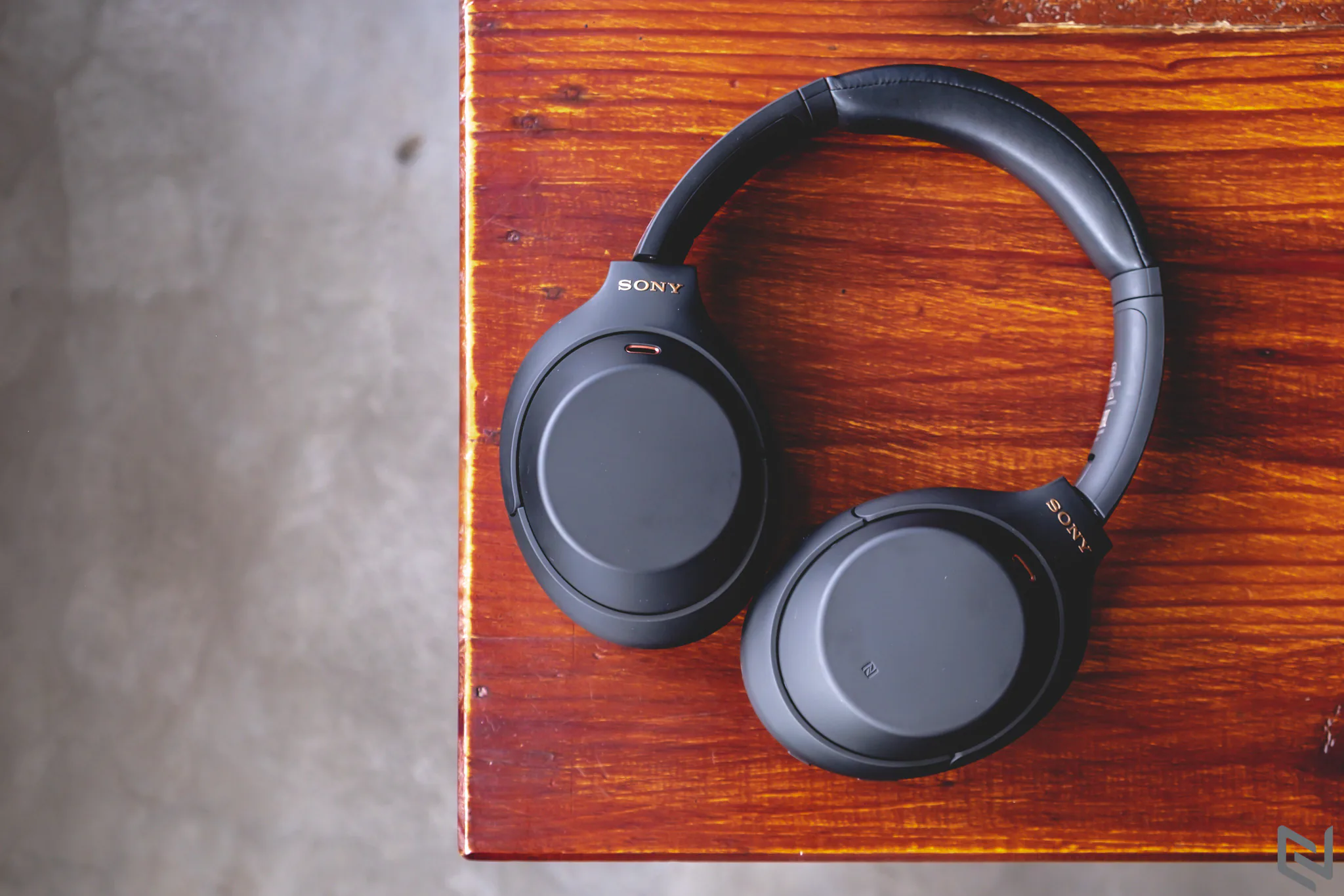 Trên tay Sony WH-1000XM4, tai nghe không dây chống ồn cao cấp hoàn hảo