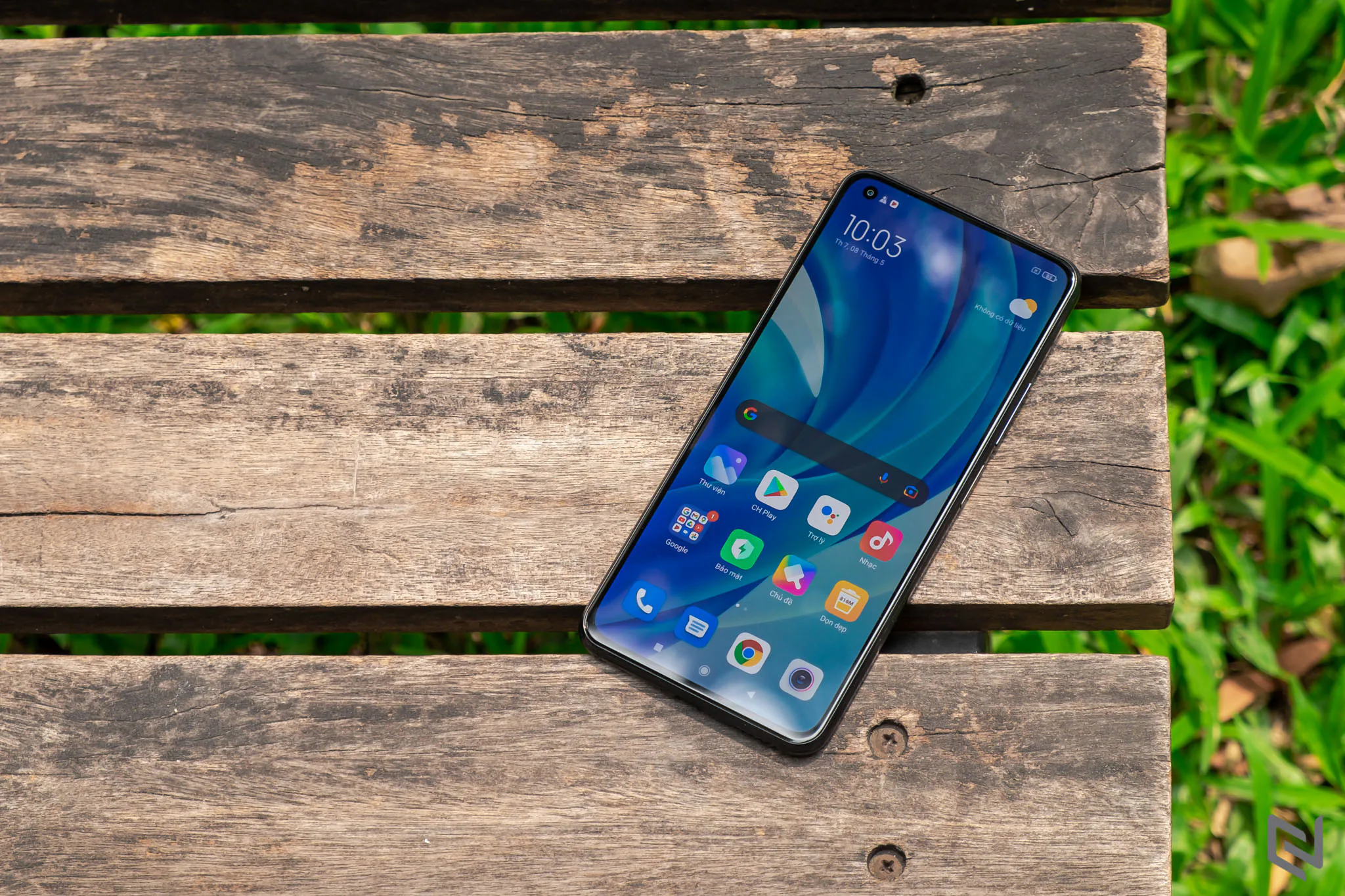 Trên tay Xiaomi Mi 11 Lite: Mỏng nhẹ nhưng rất mạnh mẽ, đối thủ đáng gờm trong phân khúc