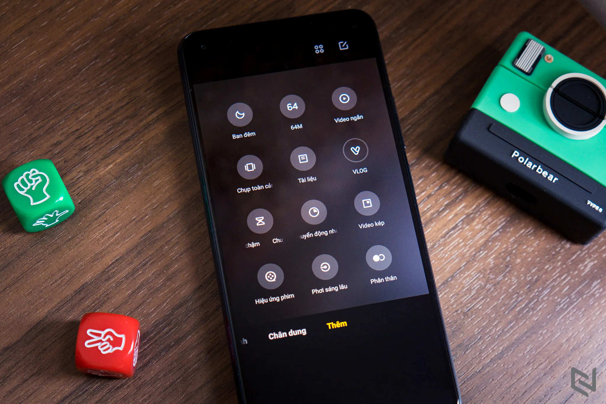 Trên tay Xiaomi Mi 11 Lite: Mỏng nhẹ nhưng rất mạnh mẽ, đối thủ đáng gờm trong phân khúc