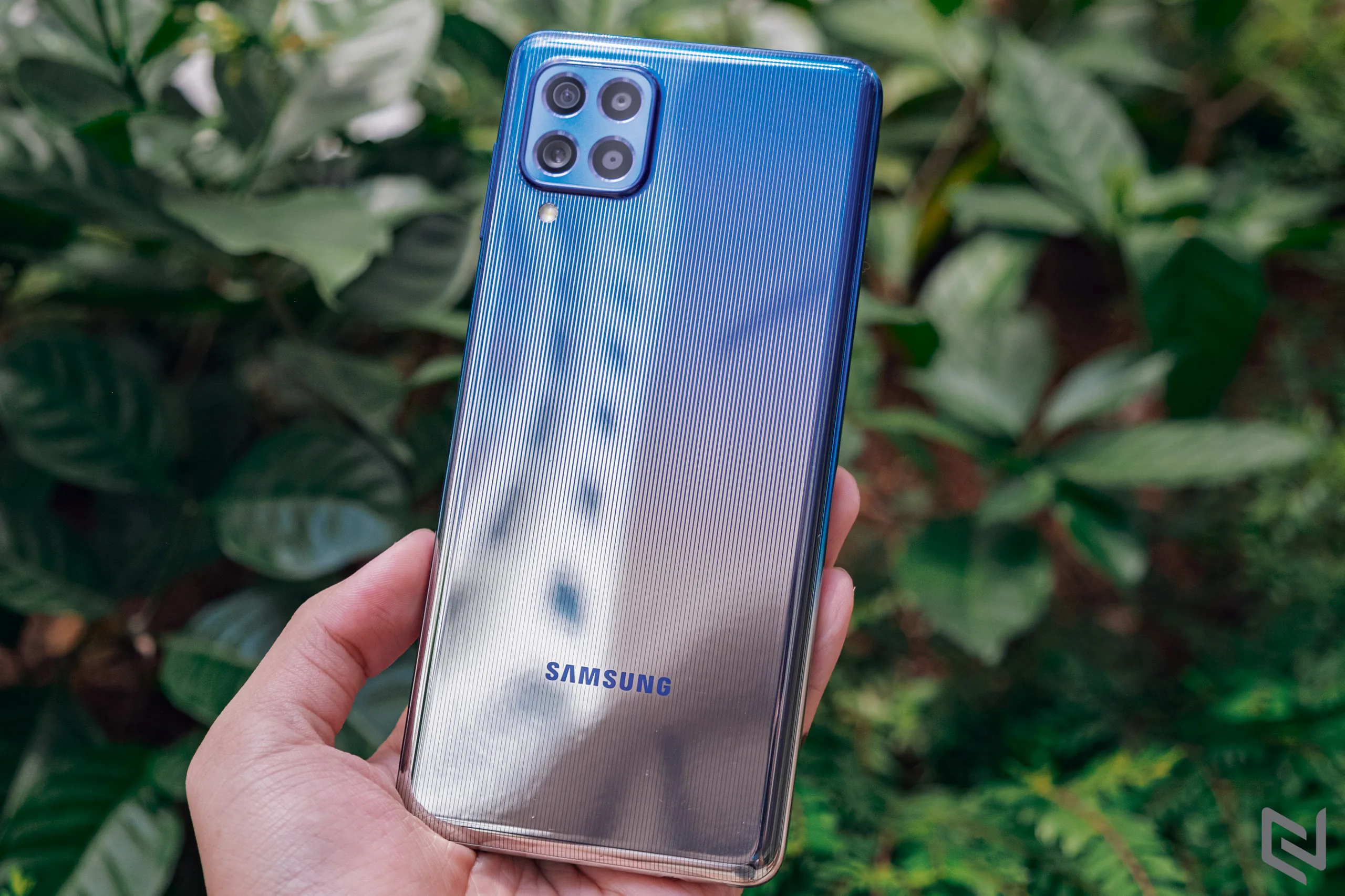 Trên tay Samsung Galaxy M62: Pin cực khủng 7000mAh, hiệu năng mạnh mẽ, thiết kế đẹp mắt