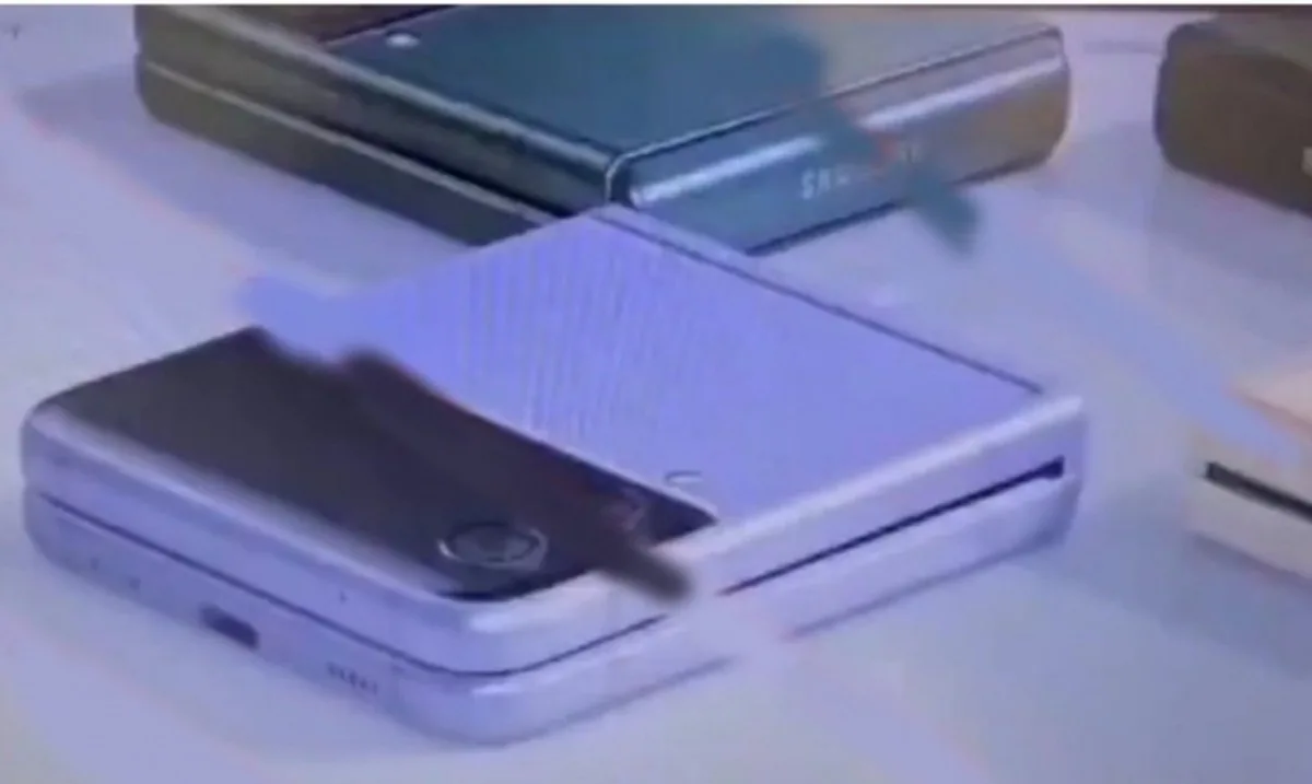 Lộ diện ảnh quảng cáo của bộ đôi Galaxy Z Fold 3 và Z Flip 3