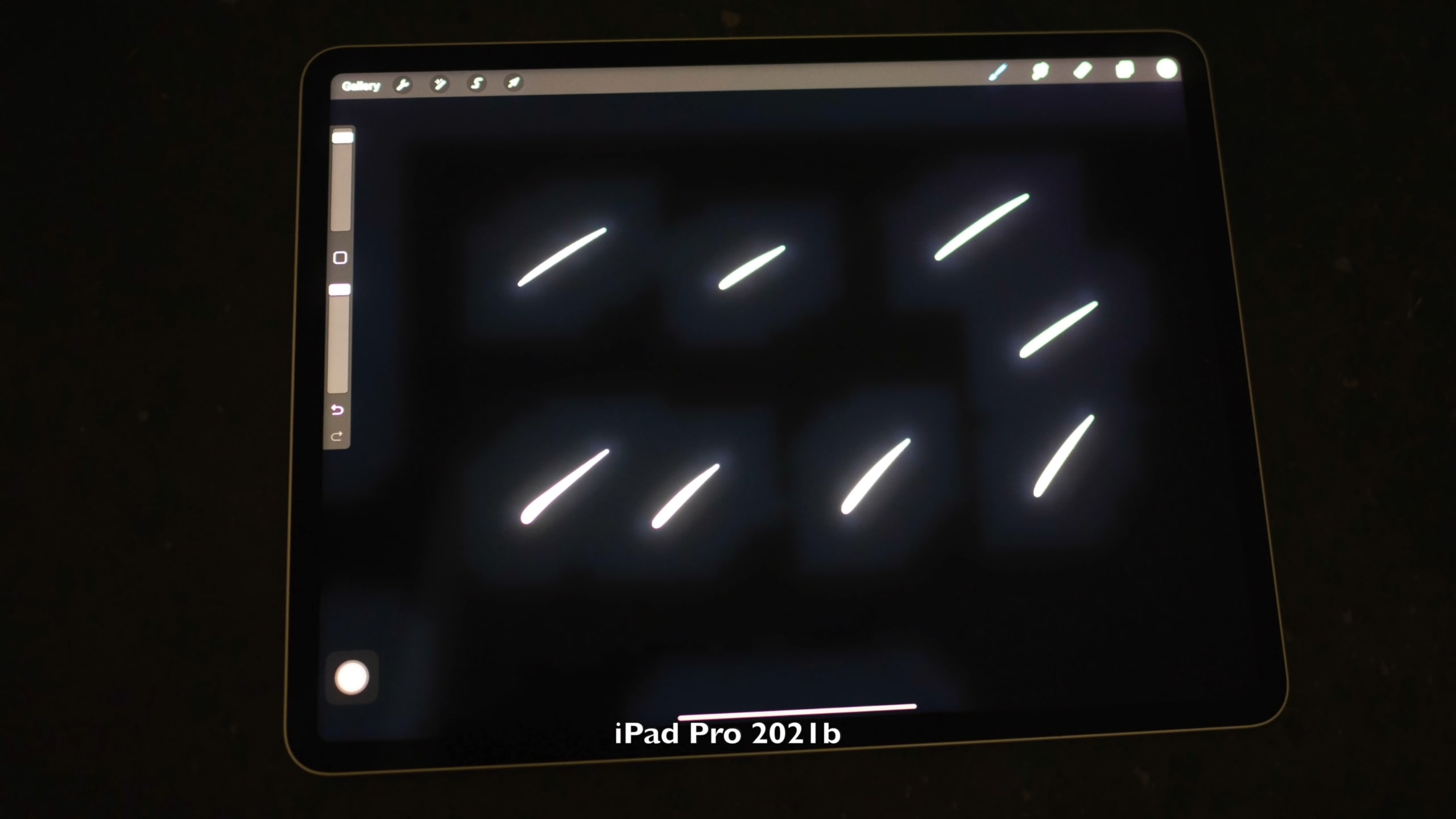 So sánh chất lượng màn hình iPad Pro M1 12.9-inch với đời trước, màn hình Mini LED đẹp cỡ nào?