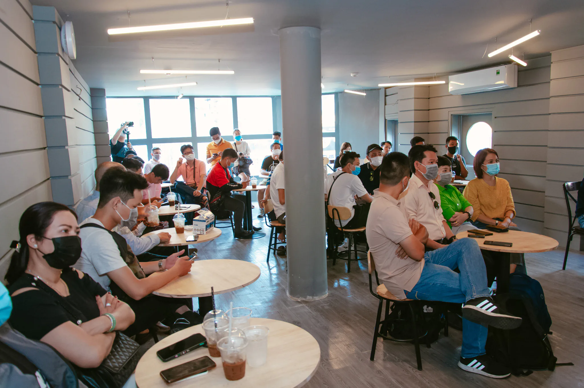 Lễ khai trương máy tính Hưng Danh và Fluent Coffee: Mô hình Coffee Tech kết hợp giữa công nghệ và cà phê sạch