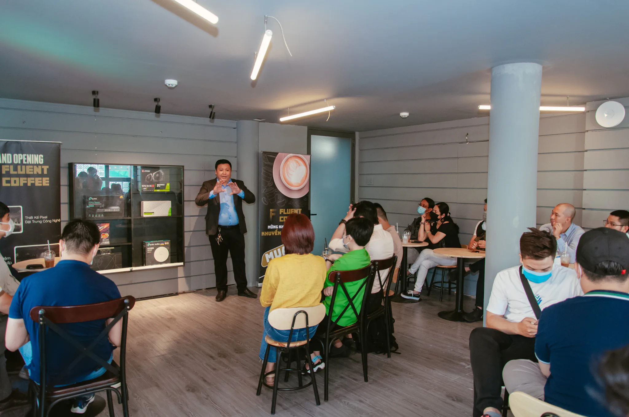 Lễ khai trương máy tính Hưng Danh và Fluent Coffee: Mô hình Coffee Tech kết hợp giữa công nghệ và cà phê sạch
