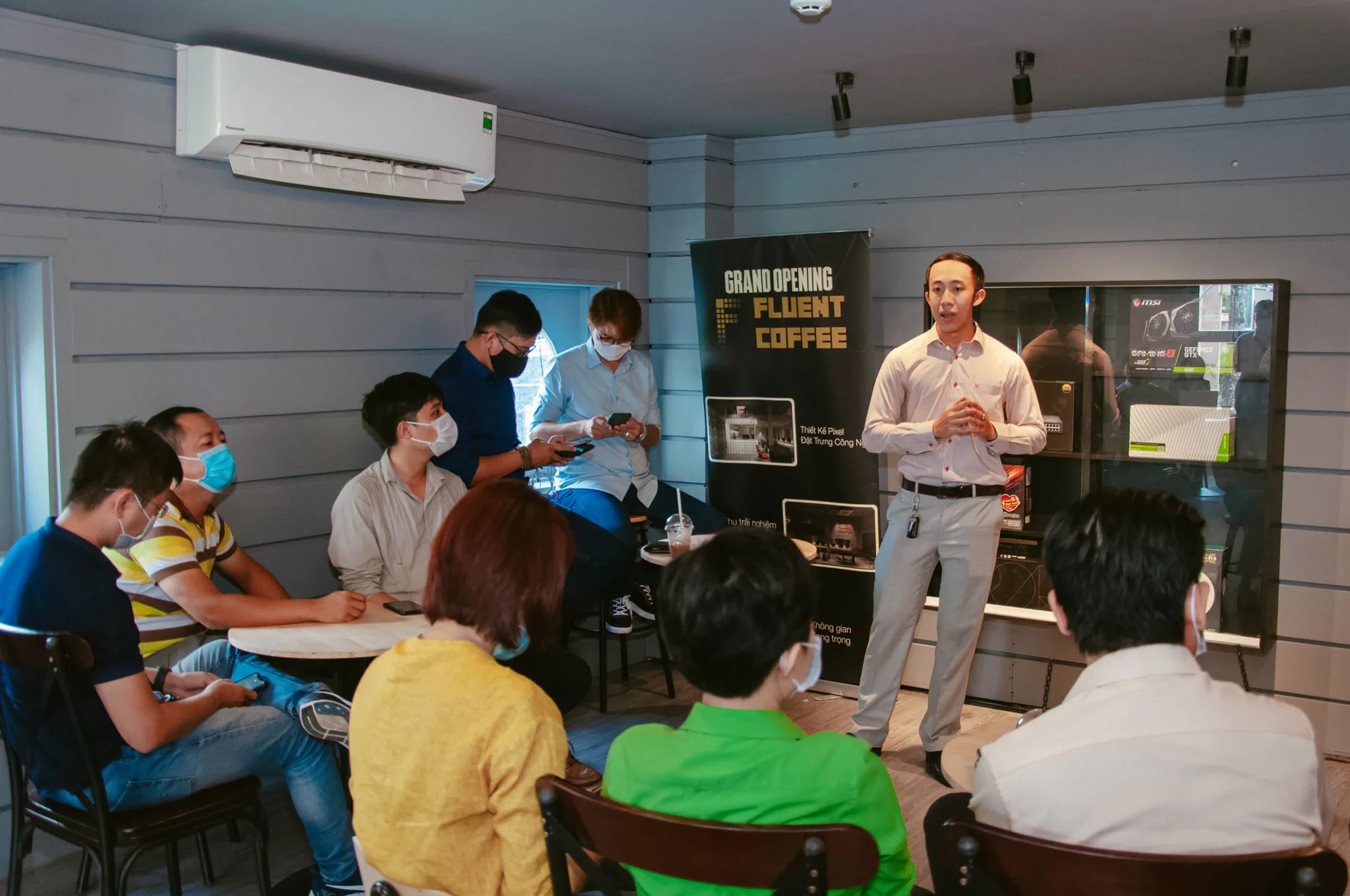 Lễ khai trương máy tính Hưng Danh và Fluent Coffee: Mô hình Coffee Tech kết hợp giữa công nghệ và cà phê sạch