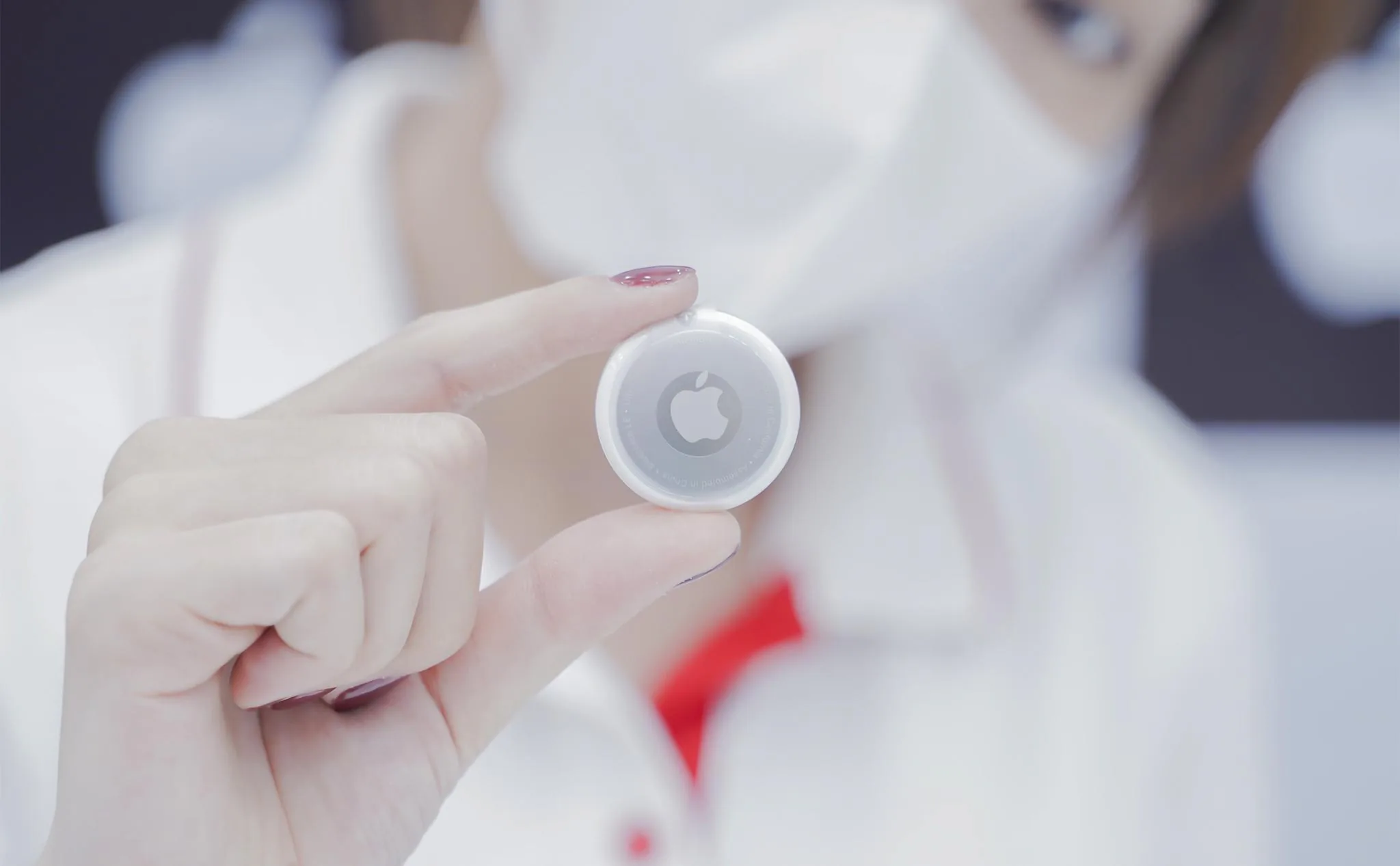 Những hình ảnh trên tay Apple AirTag đầu tiên. Đặt hàng trước tại Di Động Việt giá 790 ngàn