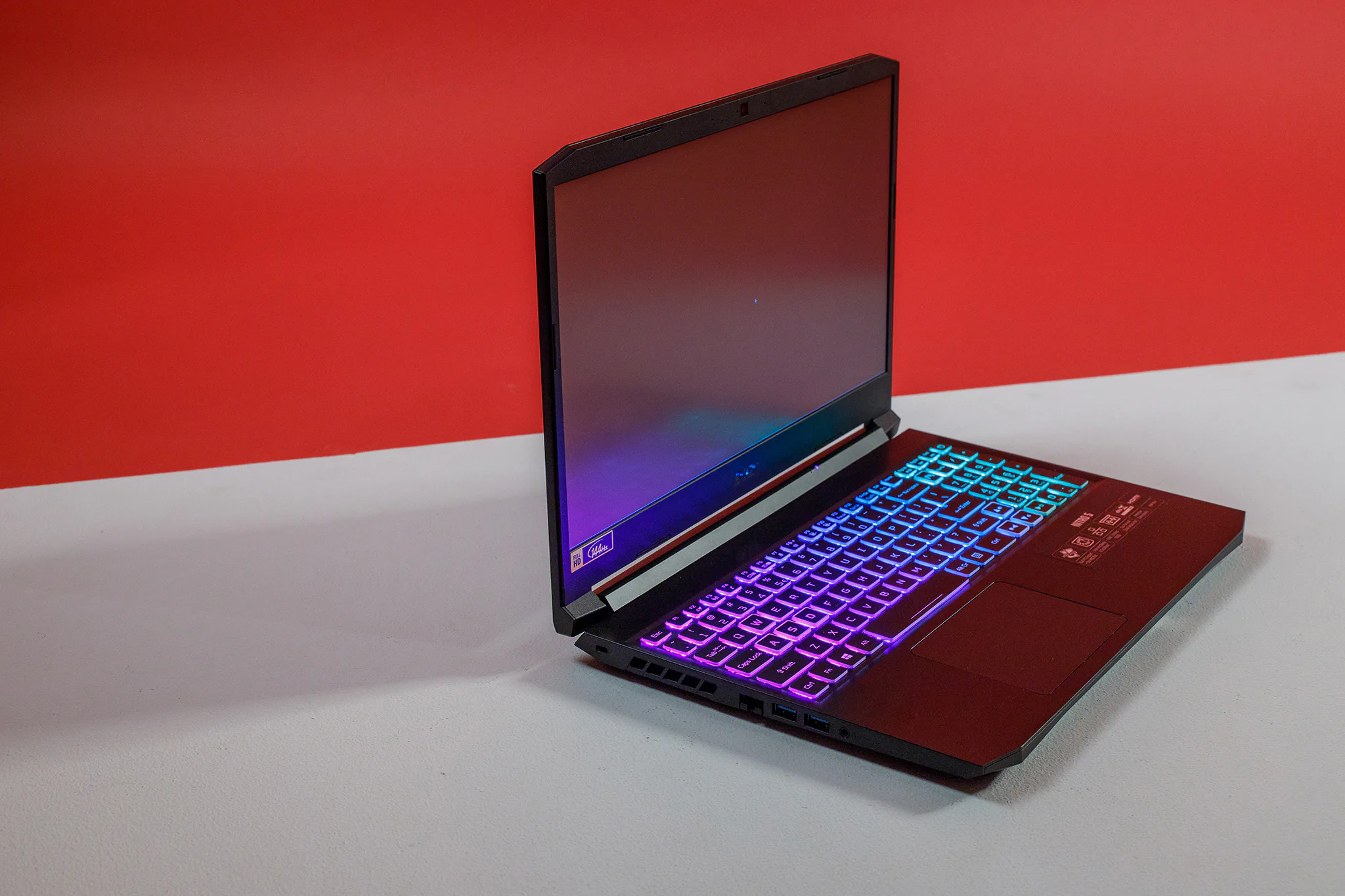 Acer Nitro 5 là laptop trang bị vi xử lý Intel Core i thế hệ 11 đầu tiên lên kệ tại Việt Nam, giá từ 23.49 triệu đồng